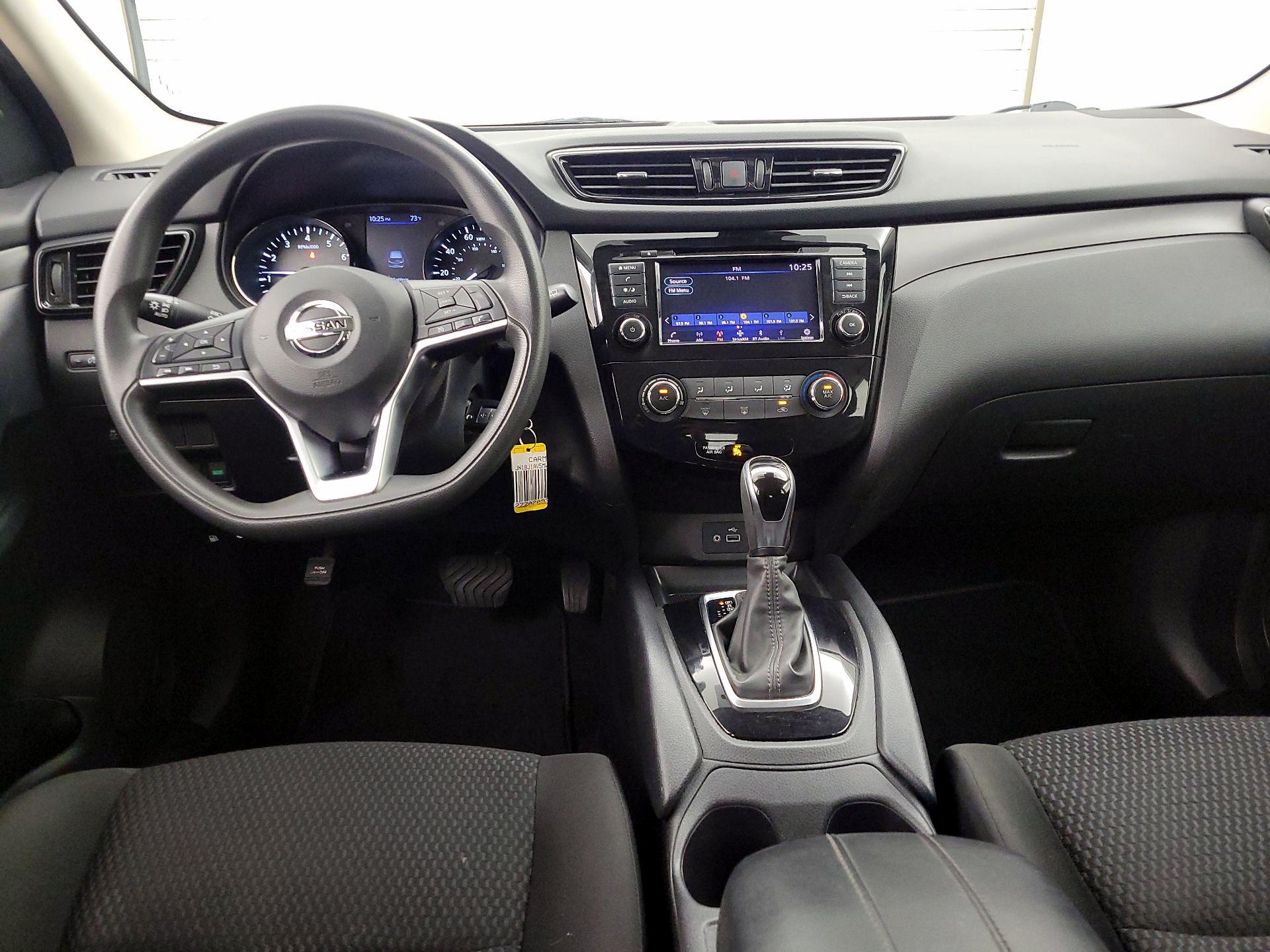 Thumbnail: 2021 Nissan Rogue Sport - 9