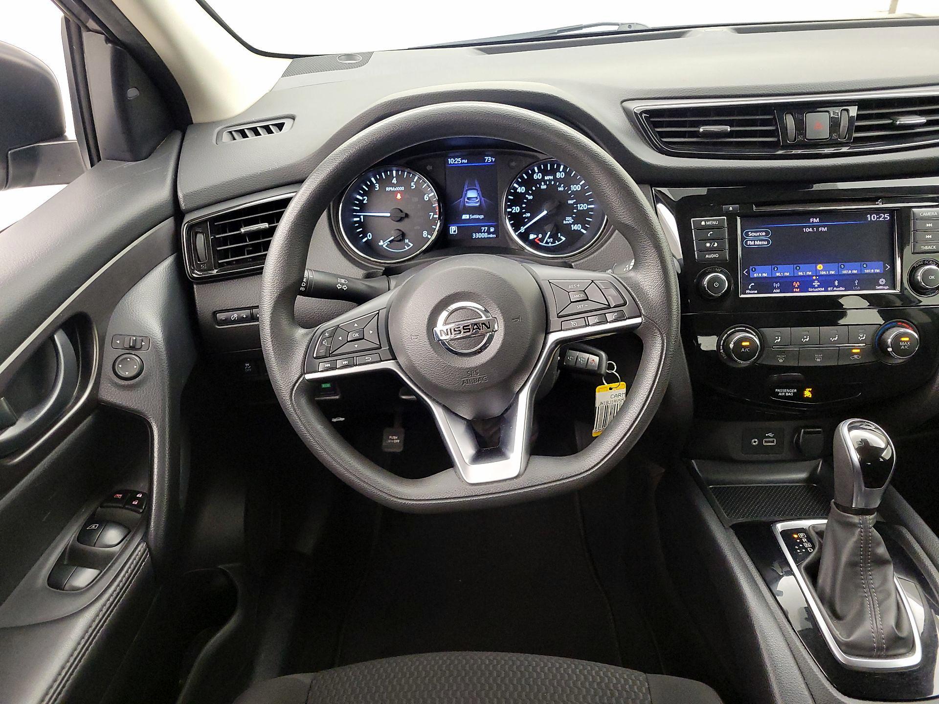 Thumbnail: 2021 Nissan Rogue Sport - 10