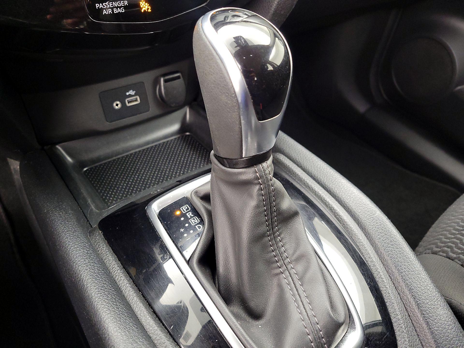 Thumbnail: 2021 Nissan Rogue Sport - 17