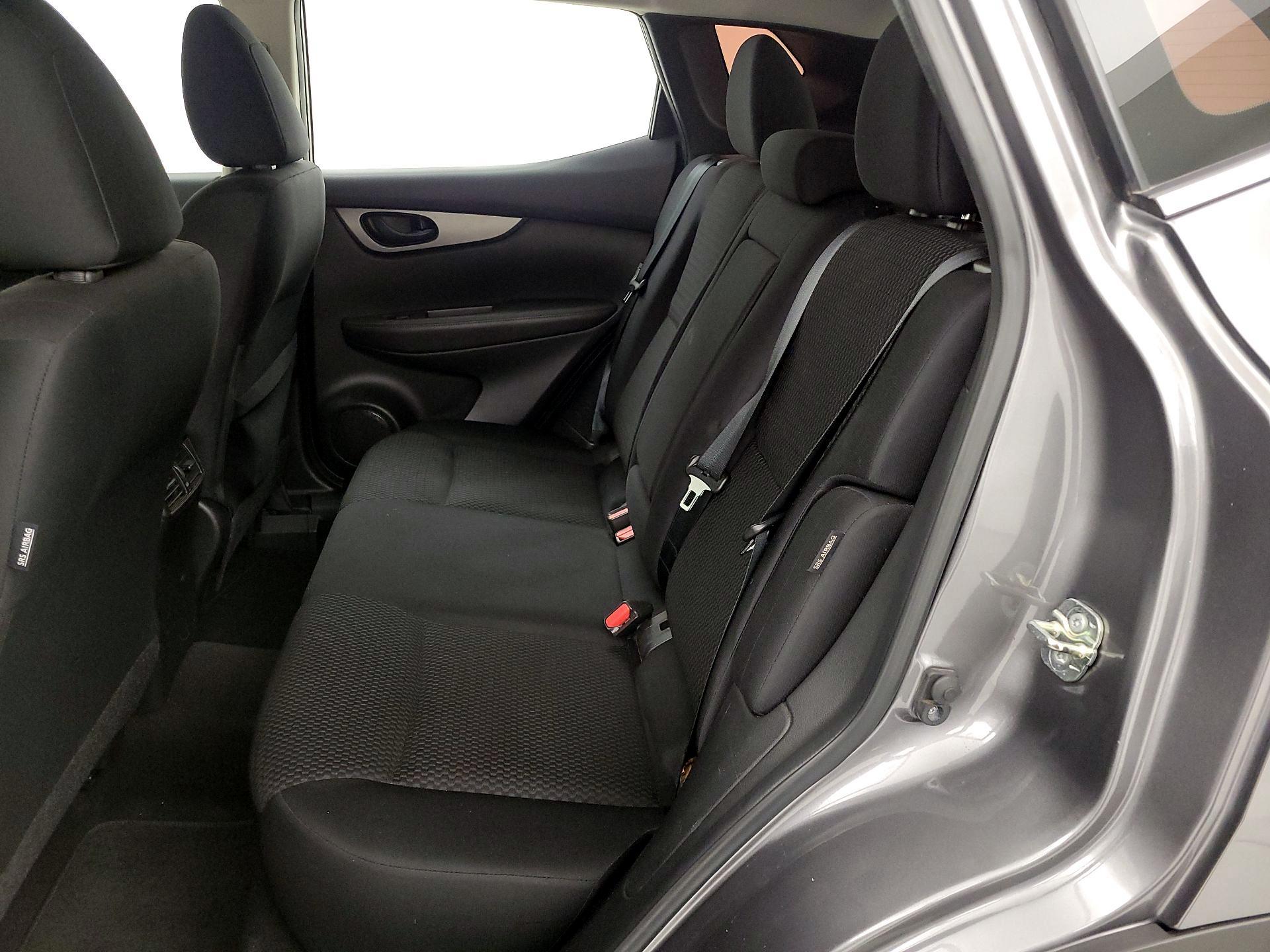 Thumbnail: 2021 Nissan Rogue Sport - 19