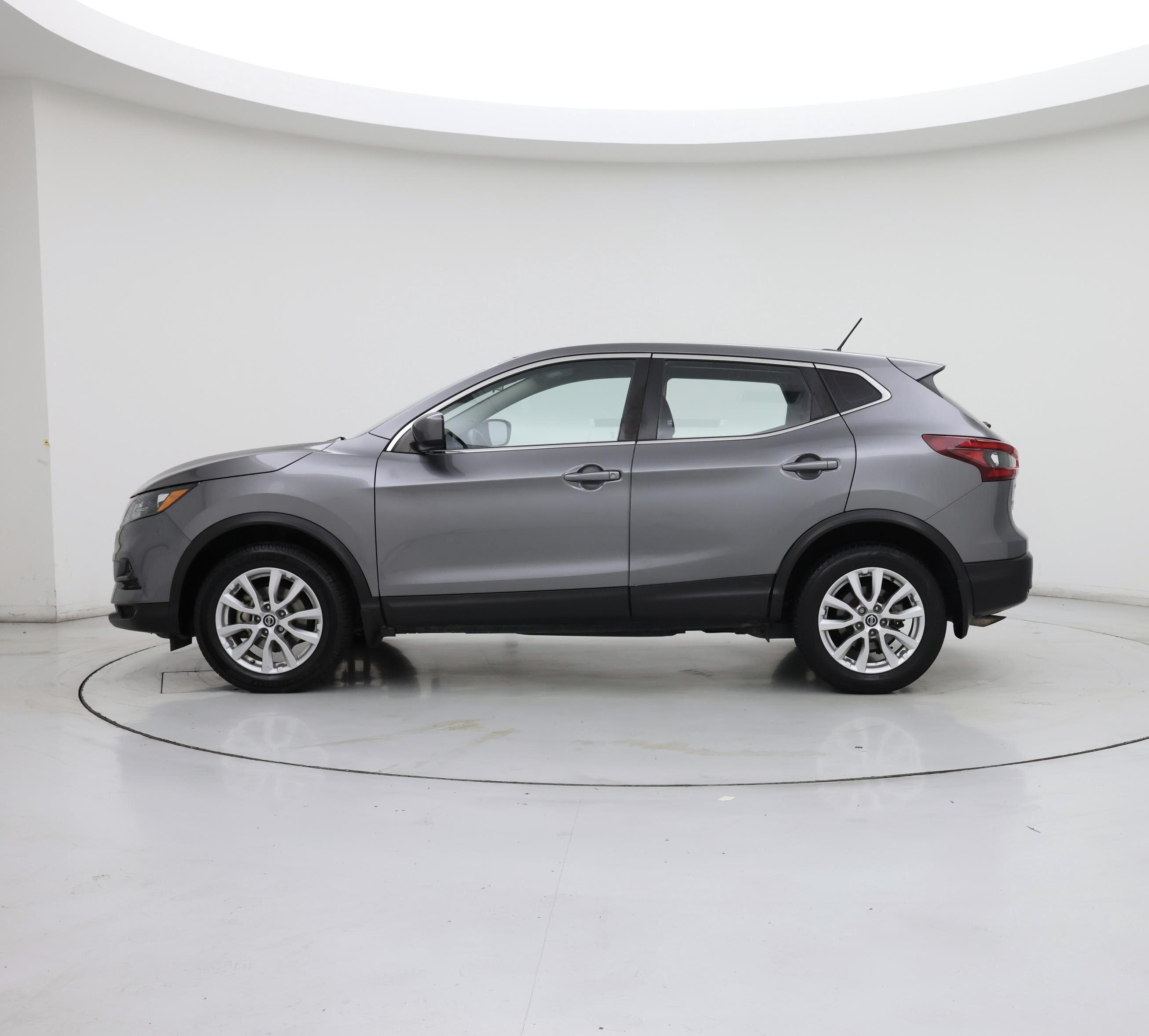 Thumbnail: 2021 Nissan Rogue Sport - 3