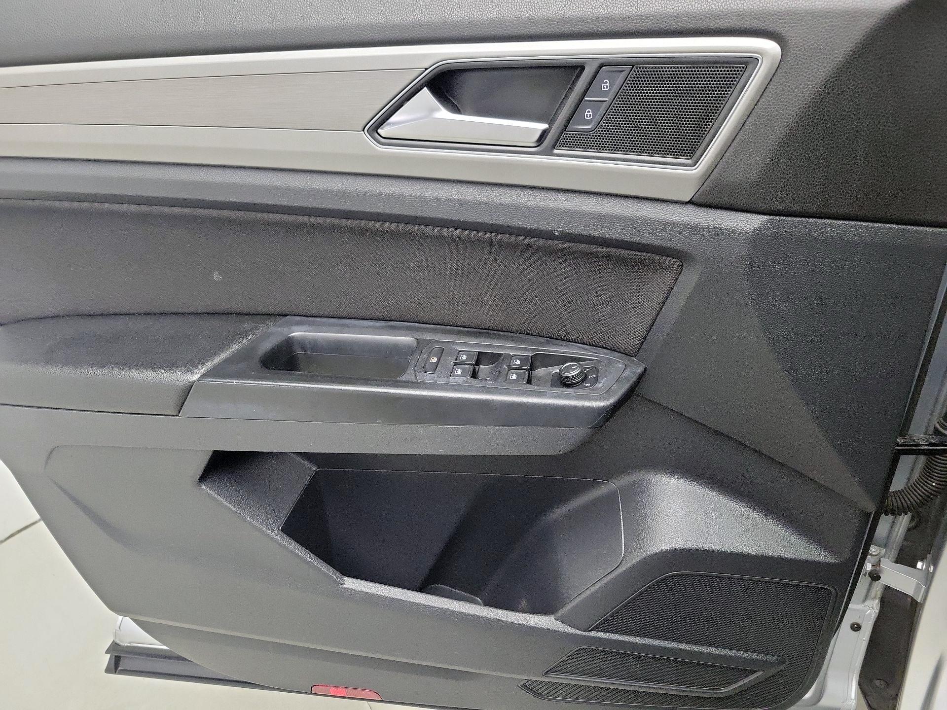 Thumbnail: 2018 Volkswagen Atlas - 12