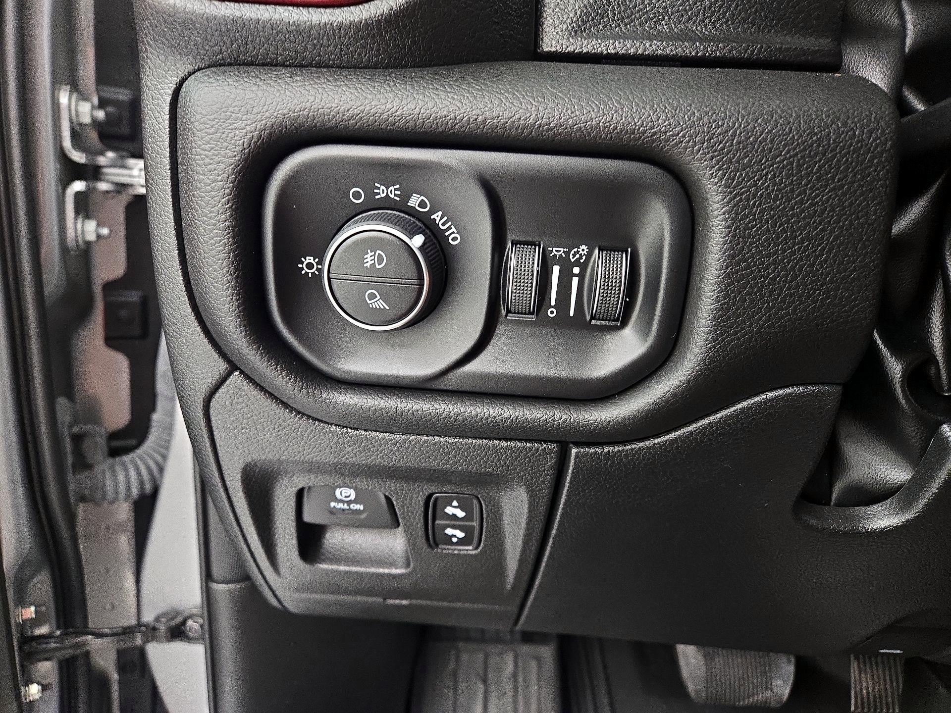 Thumbnail: 2025 RAM 1500 - 13