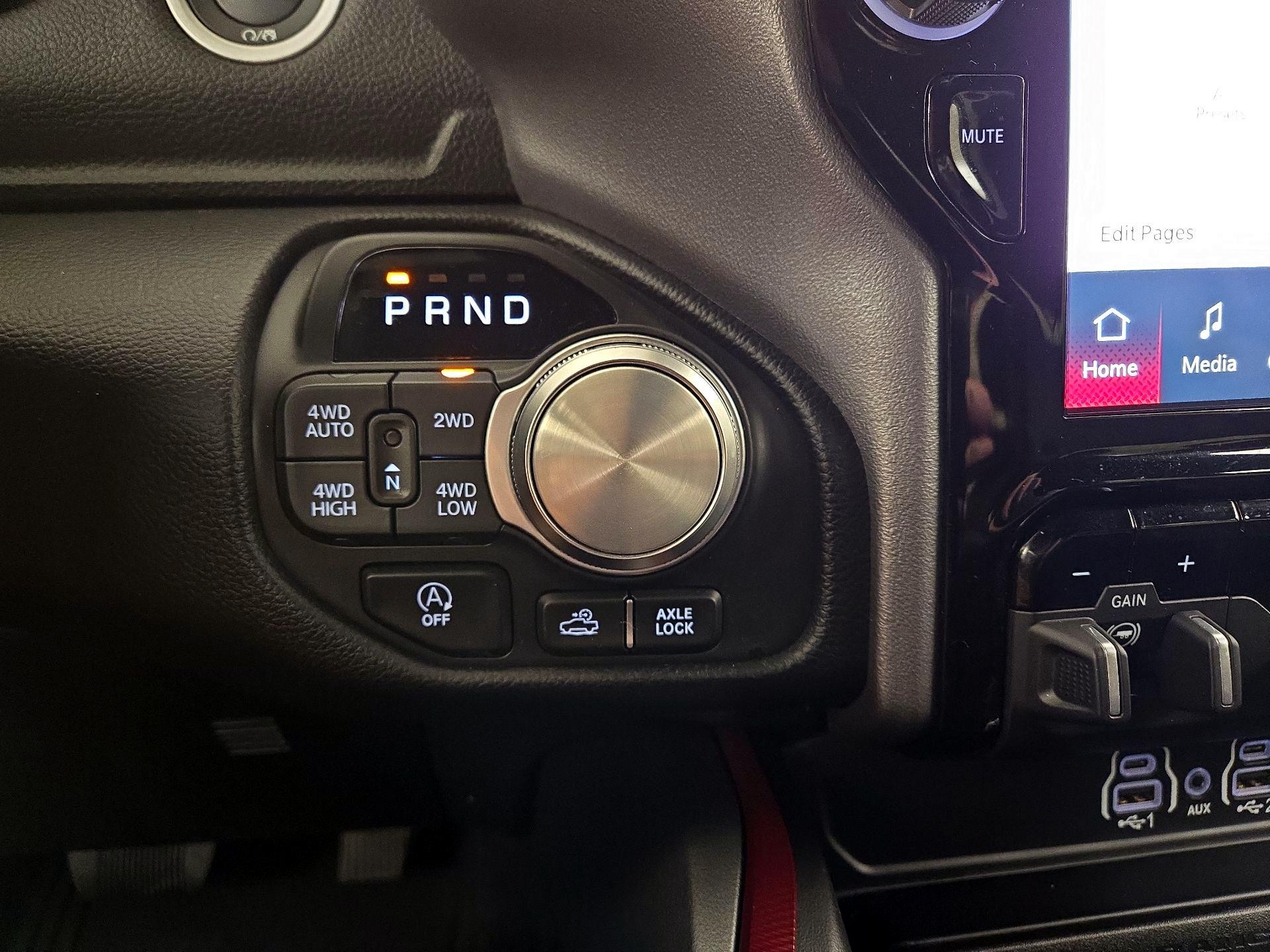 Thumbnail: 2025 RAM 1500 - 18