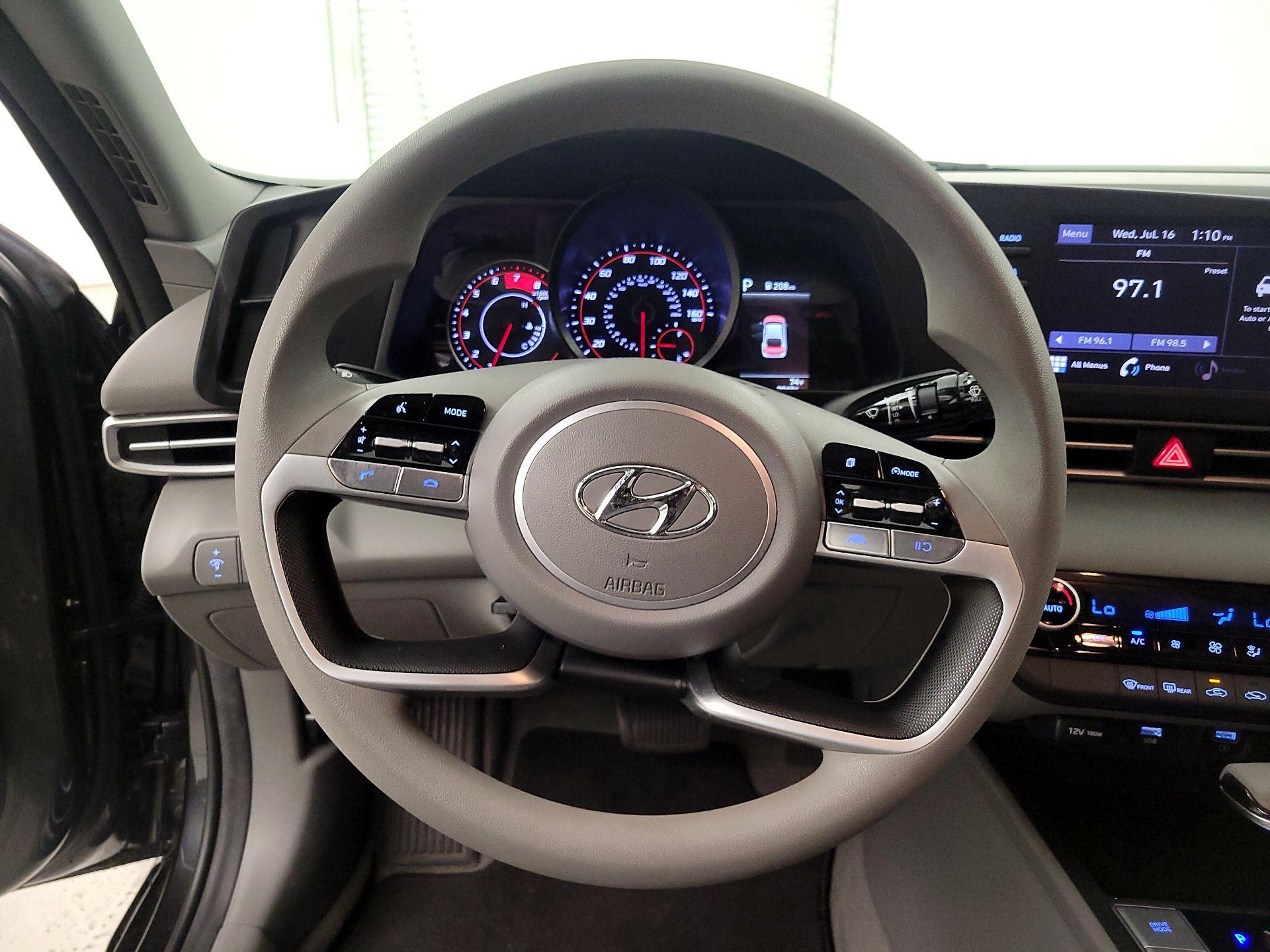 Thumbnail: 2023 Hyundai Elantra - 10