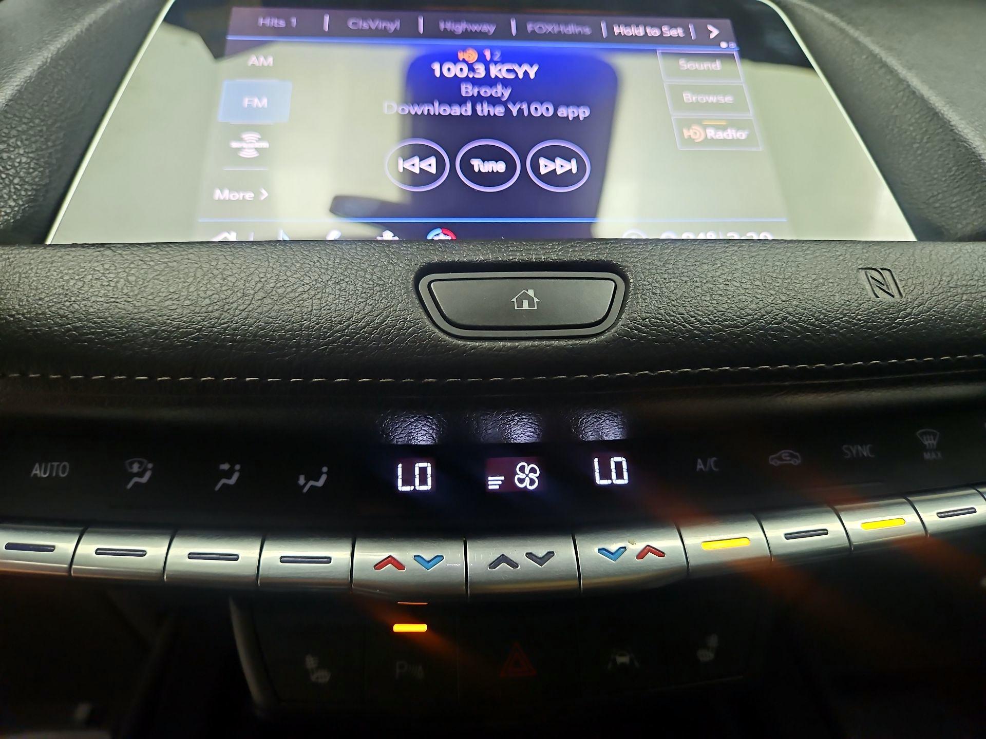 Thumbnail: 2020 Cadillac XT4 - 16