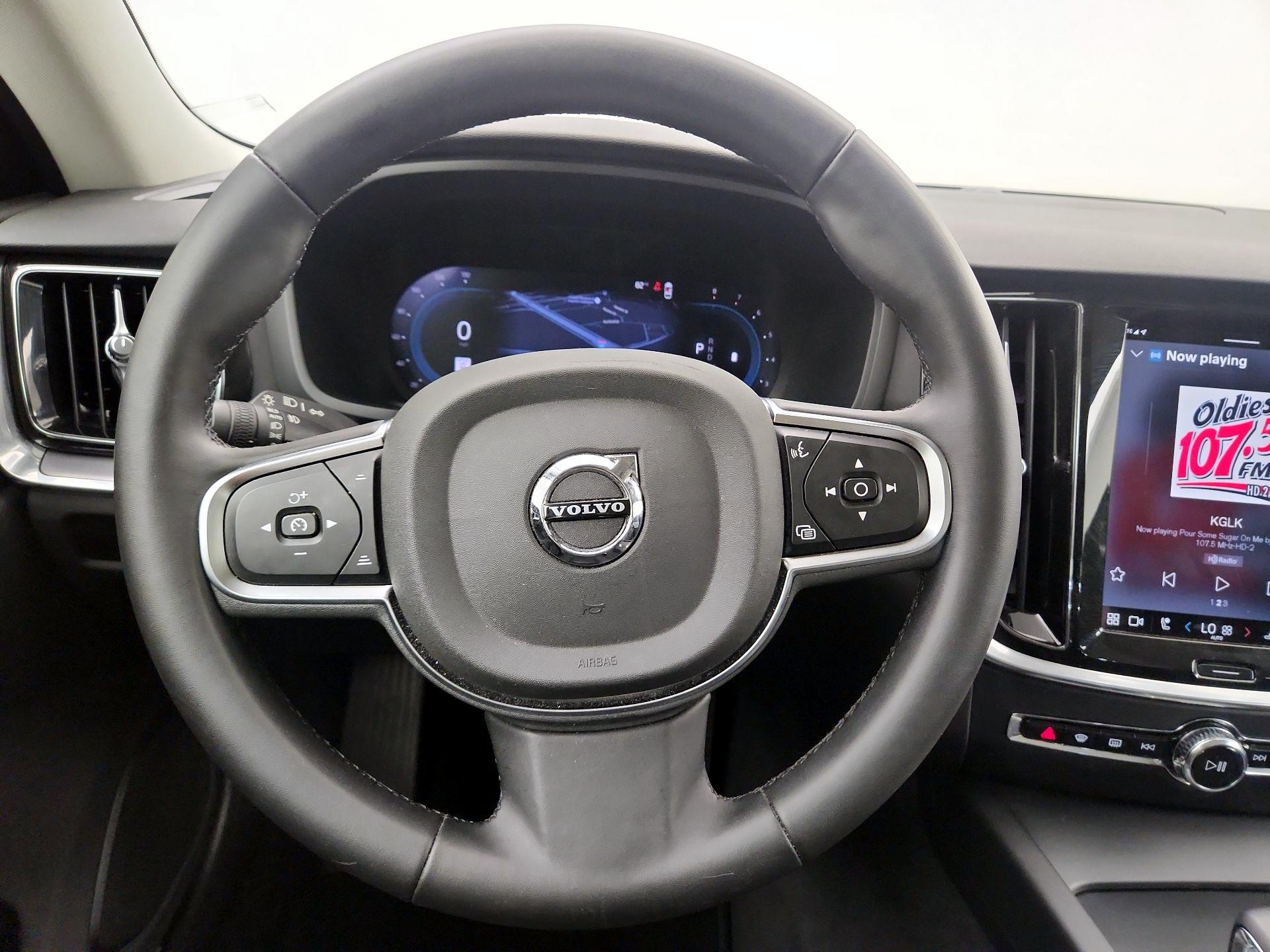 Thumbnail: 2025 Volvo S60 - 10