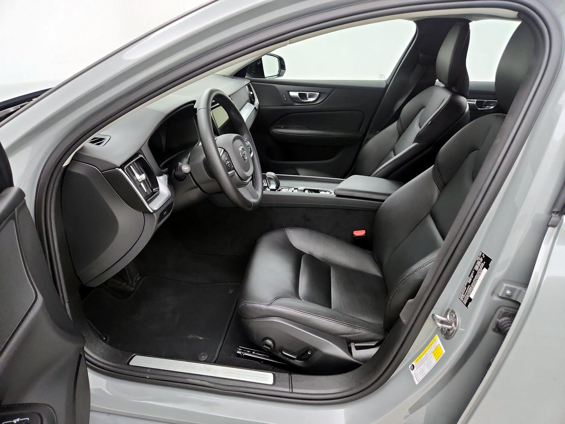 Thumbnail: 2025 Volvo S60 - 11