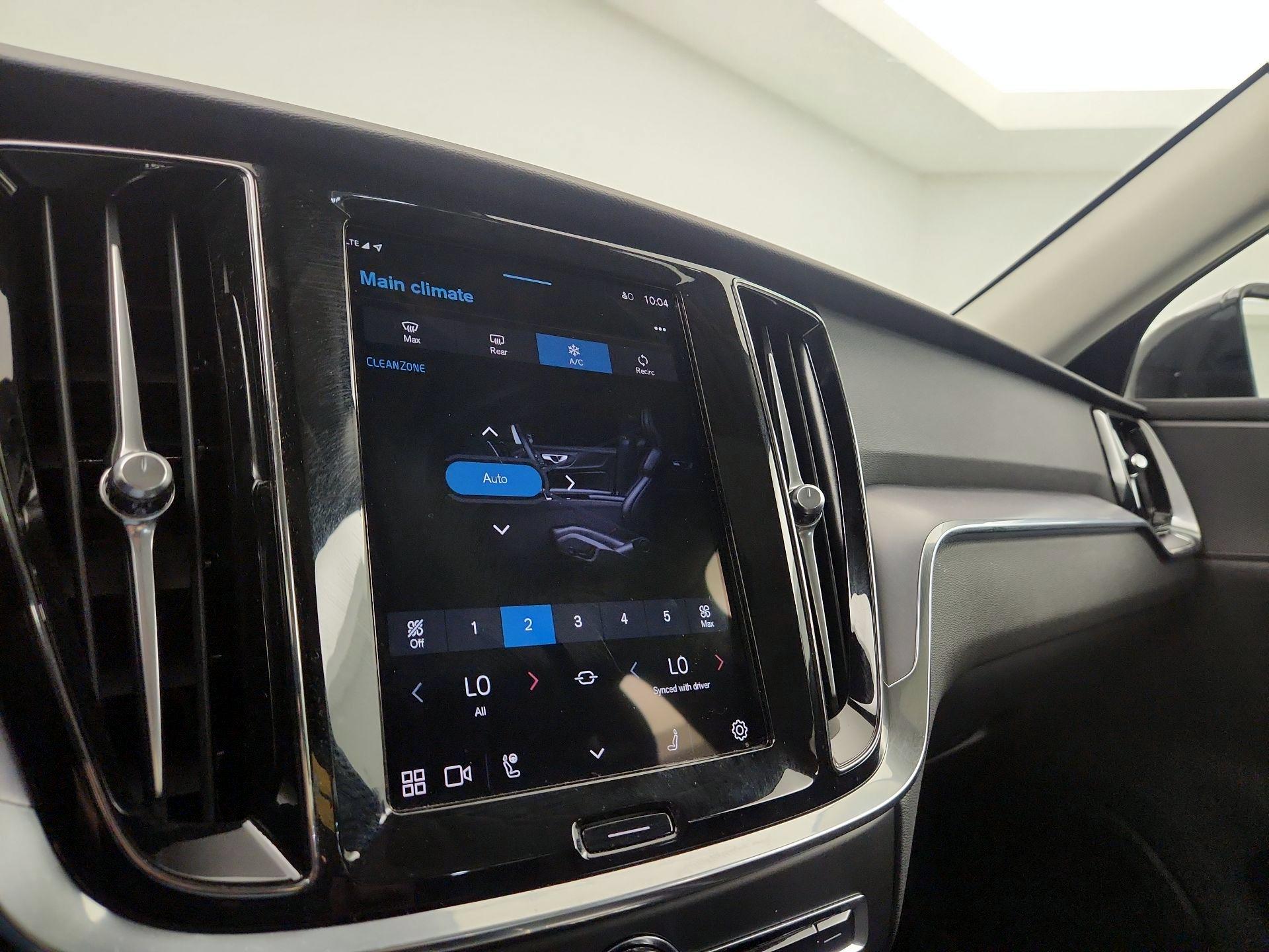 Thumbnail: 2025 Volvo S60 - 14