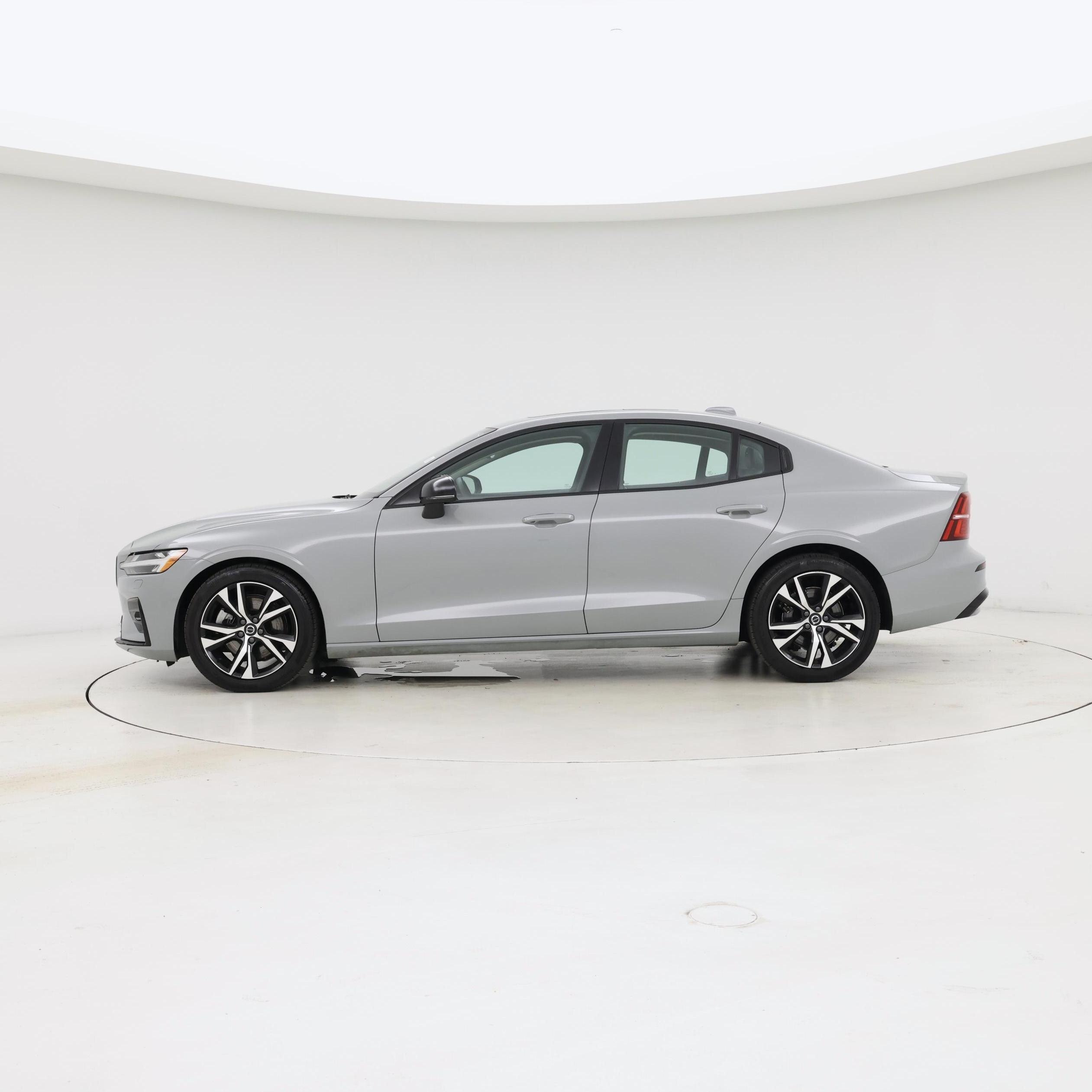 Thumbnail: 2025 Volvo S60 - 3
