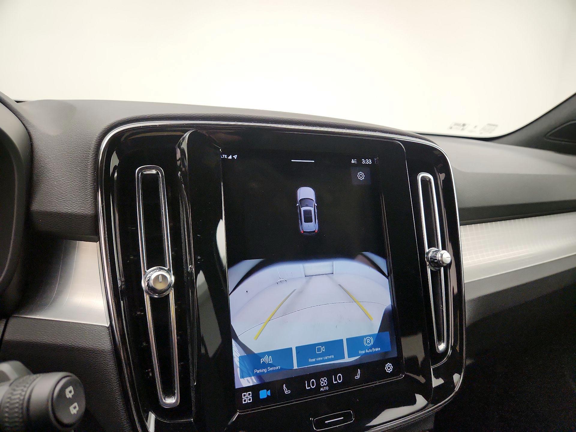 Thumbnail: 2025 Volvo XC40 - 14