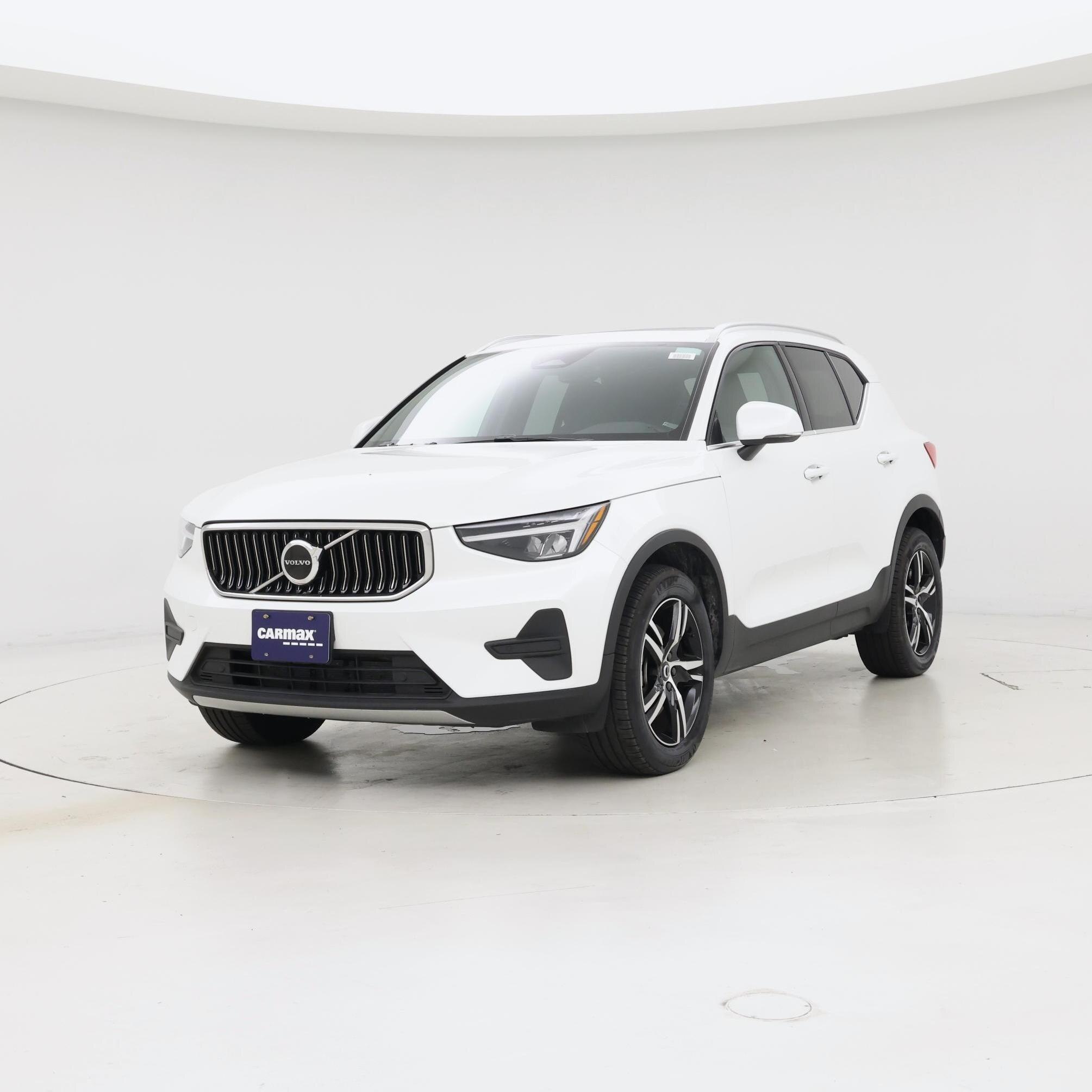 Thumbnail: 2025 Volvo XC40 - 4