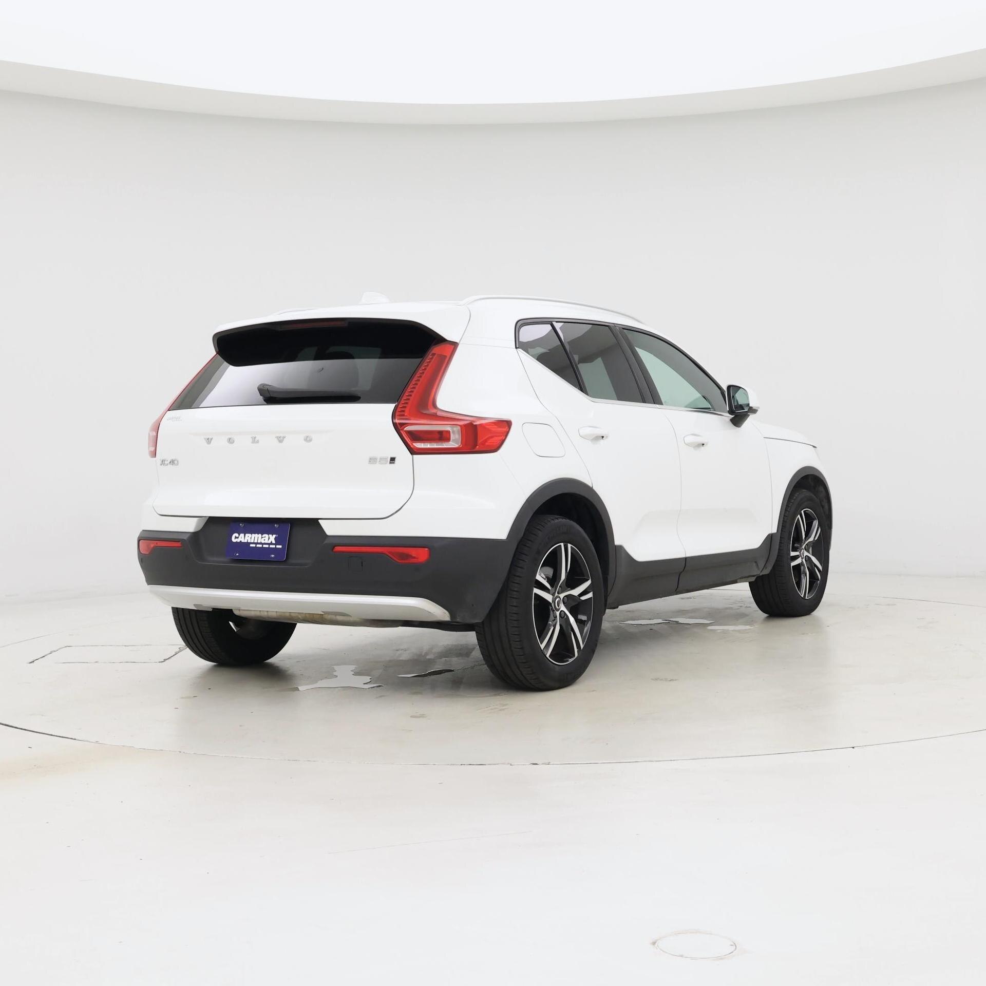 Thumbnail: 2025 Volvo XC40 - 8