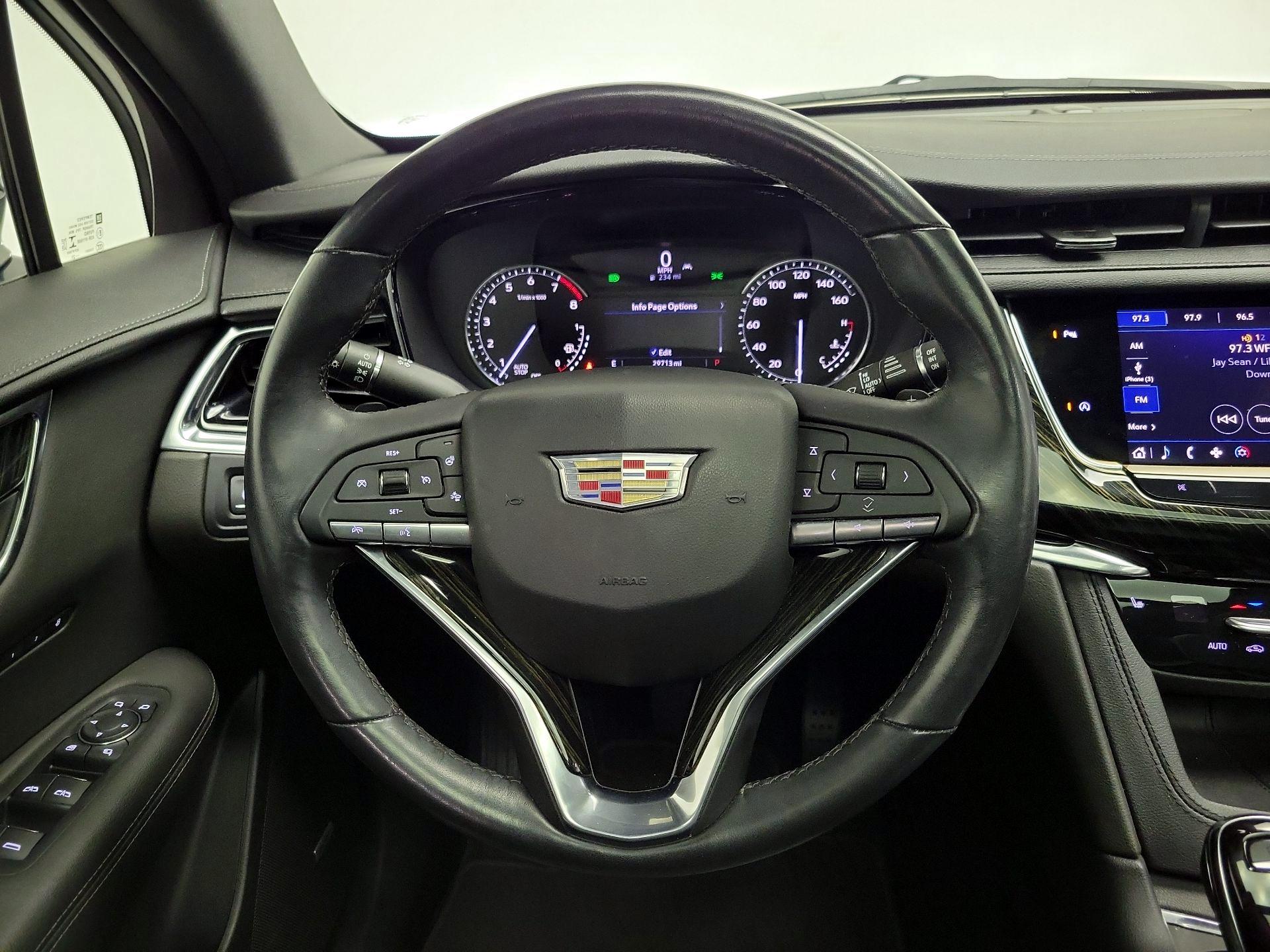 Thumbnail: 2022 Cadillac XT6 - 10