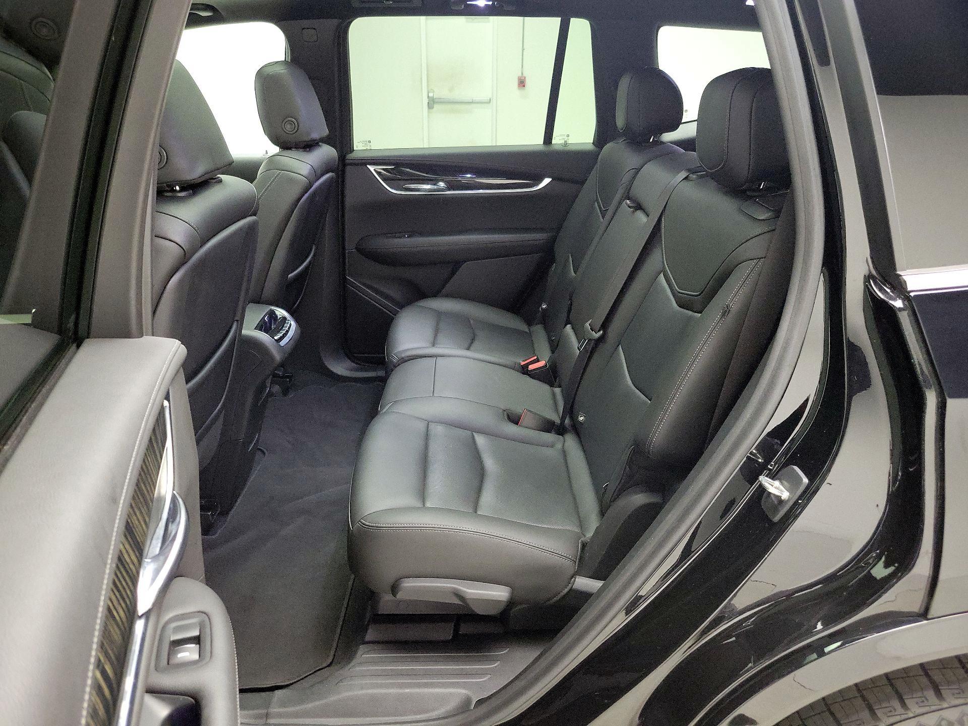 Thumbnail: 2022 Cadillac XT6 - 20