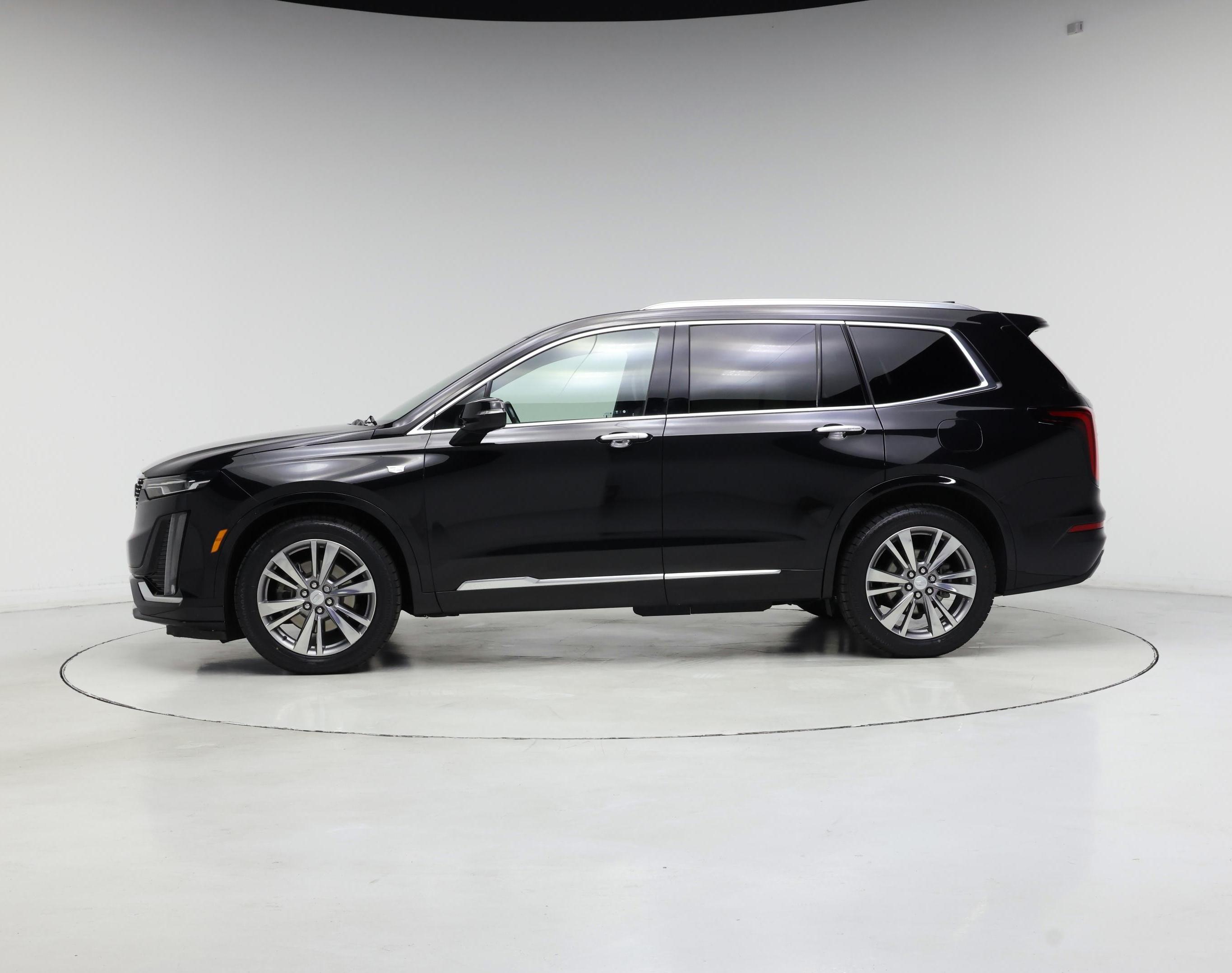 Thumbnail: 2022 Cadillac XT6 - 3