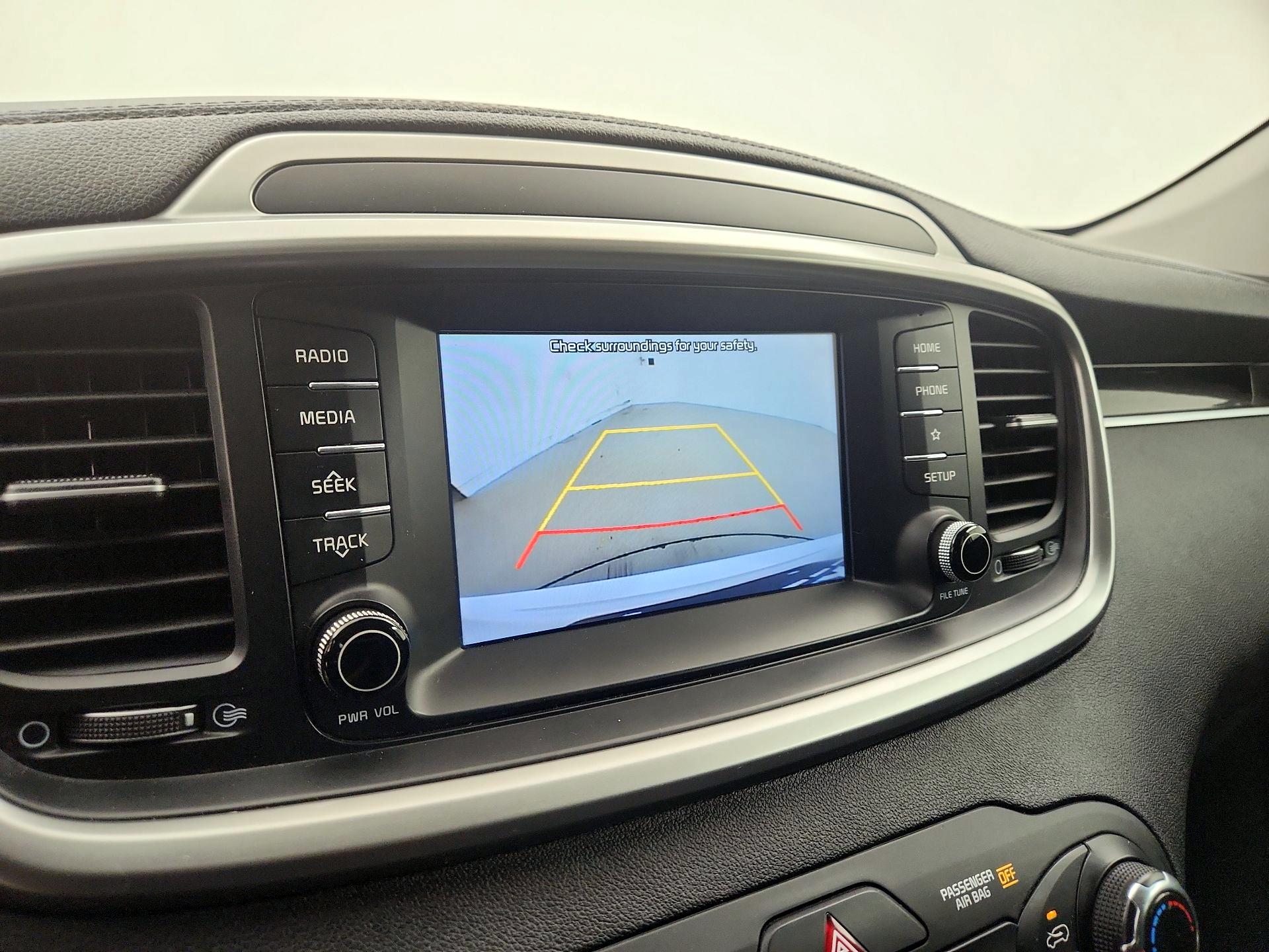 Thumbnail: 2020 Kia Sorento - 14