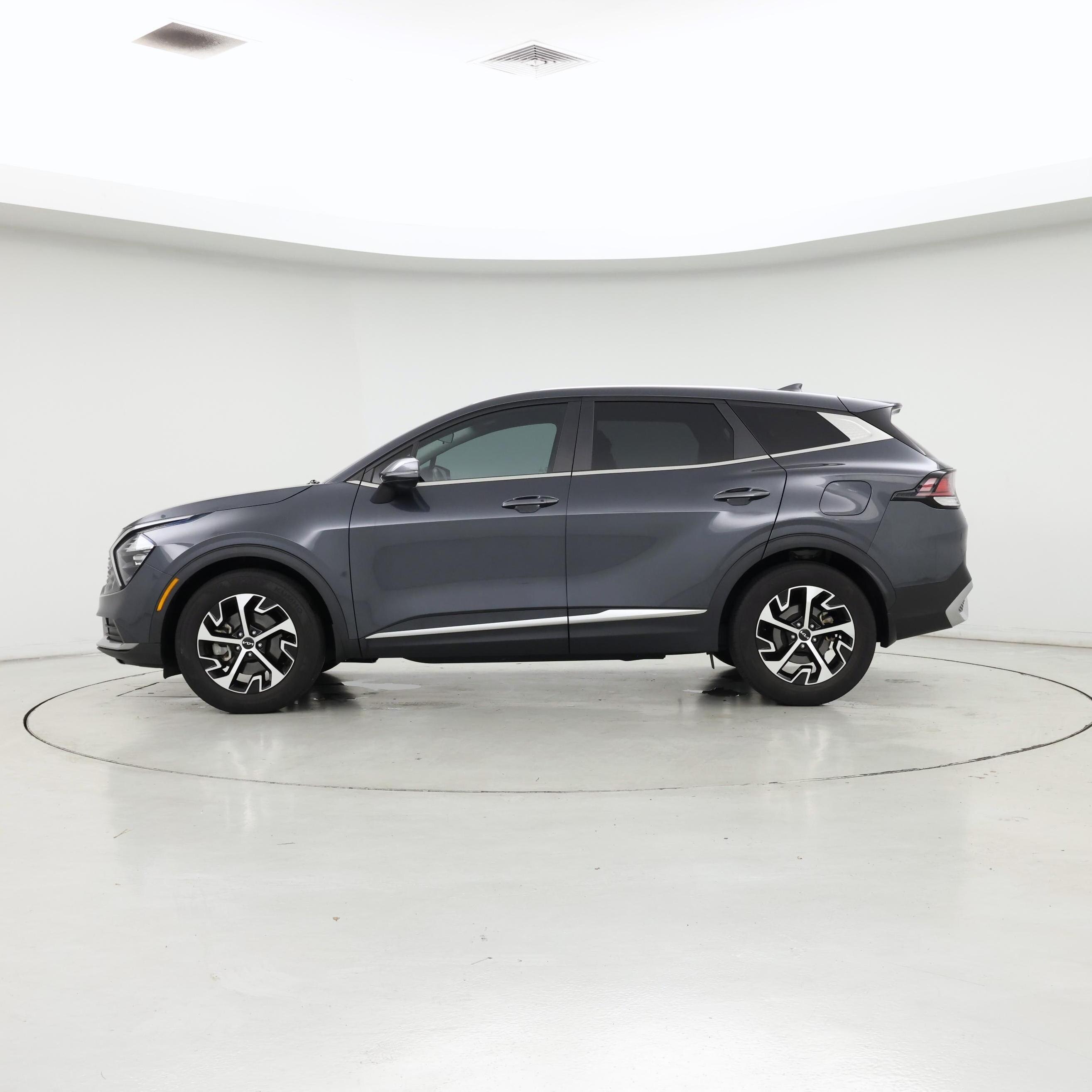 Thumbnail: 2023 Kia Sportage - 3