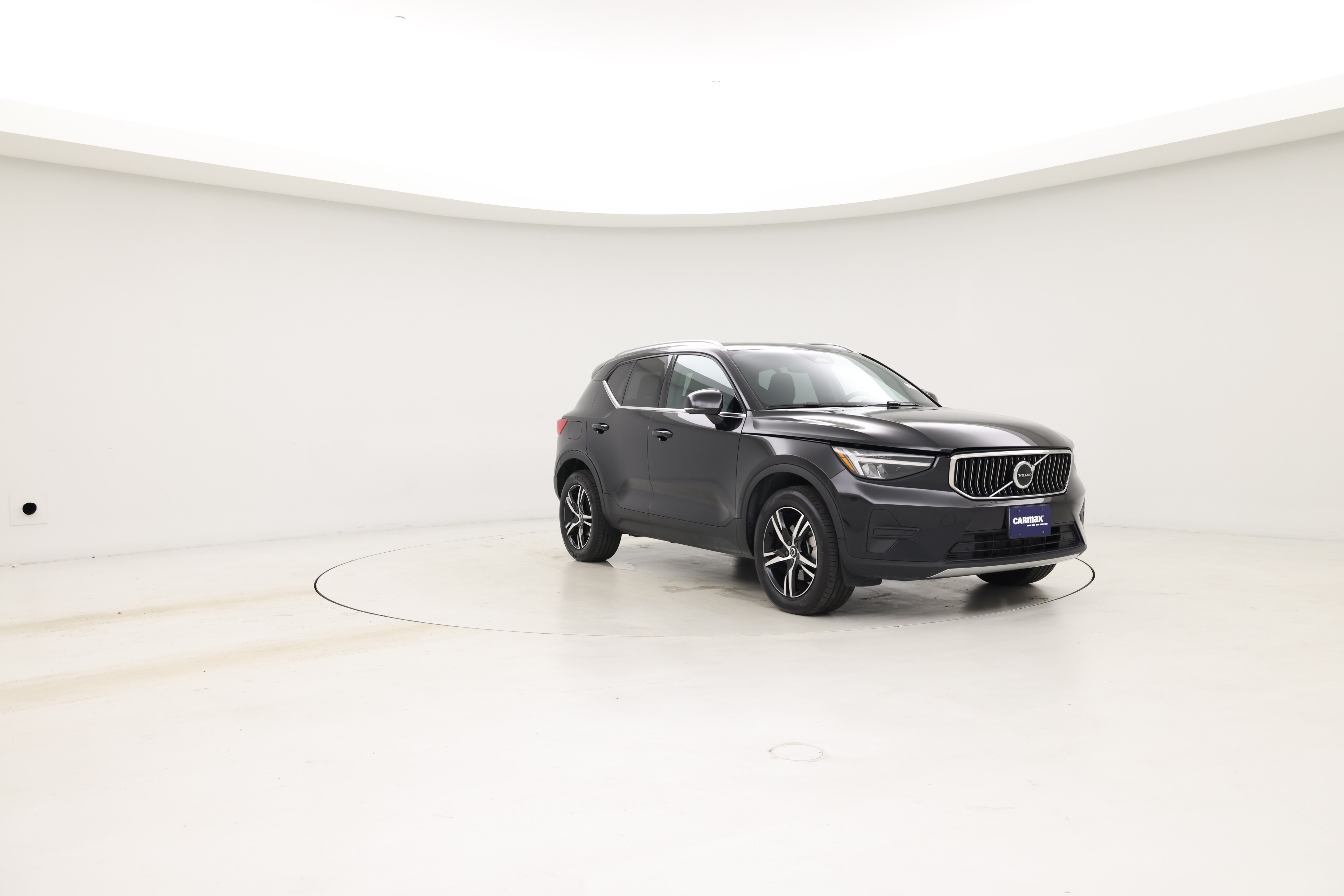 Thumbnail: 2025 Volvo XC40 - 1