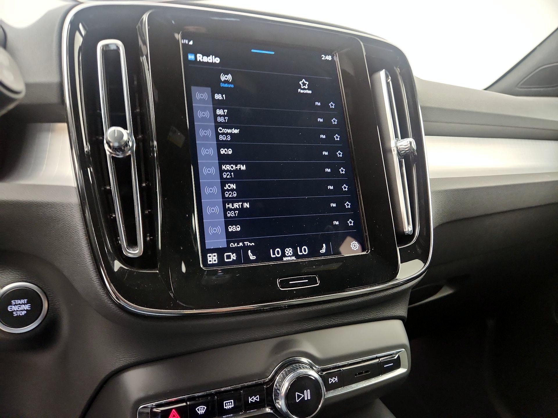 Thumbnail: 2025 Volvo XC40 - 13