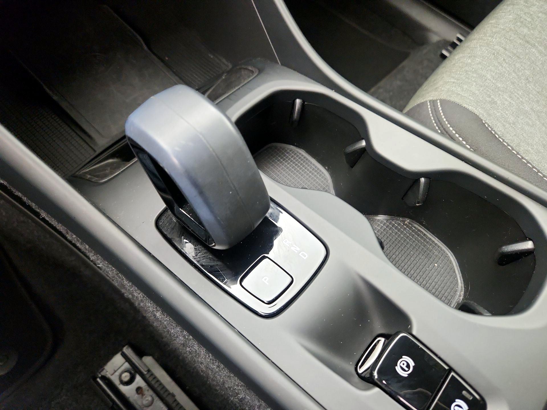 Thumbnail: 2025 Volvo XC40 - 15