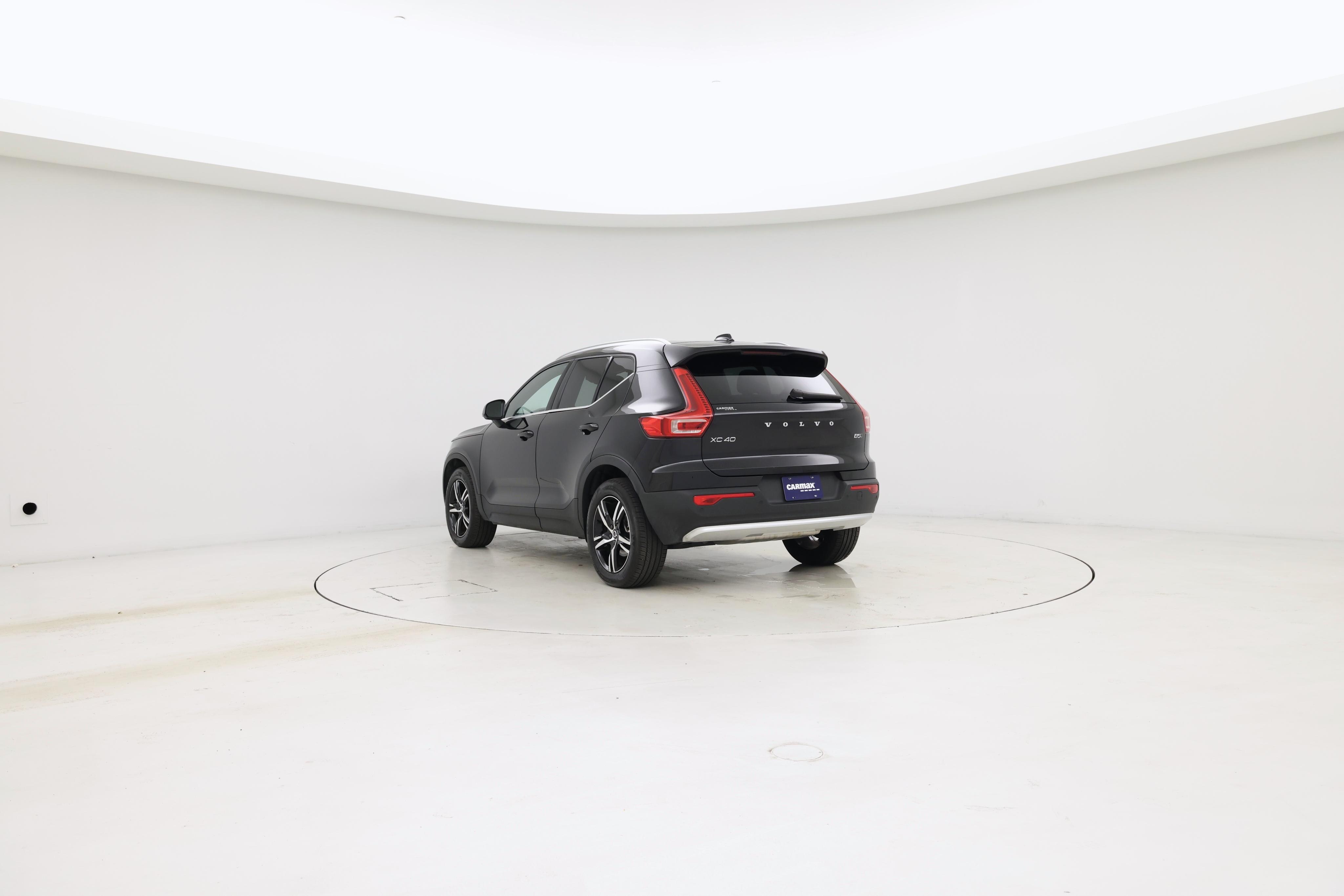 Thumbnail: 2025 Volvo XC40 - 2