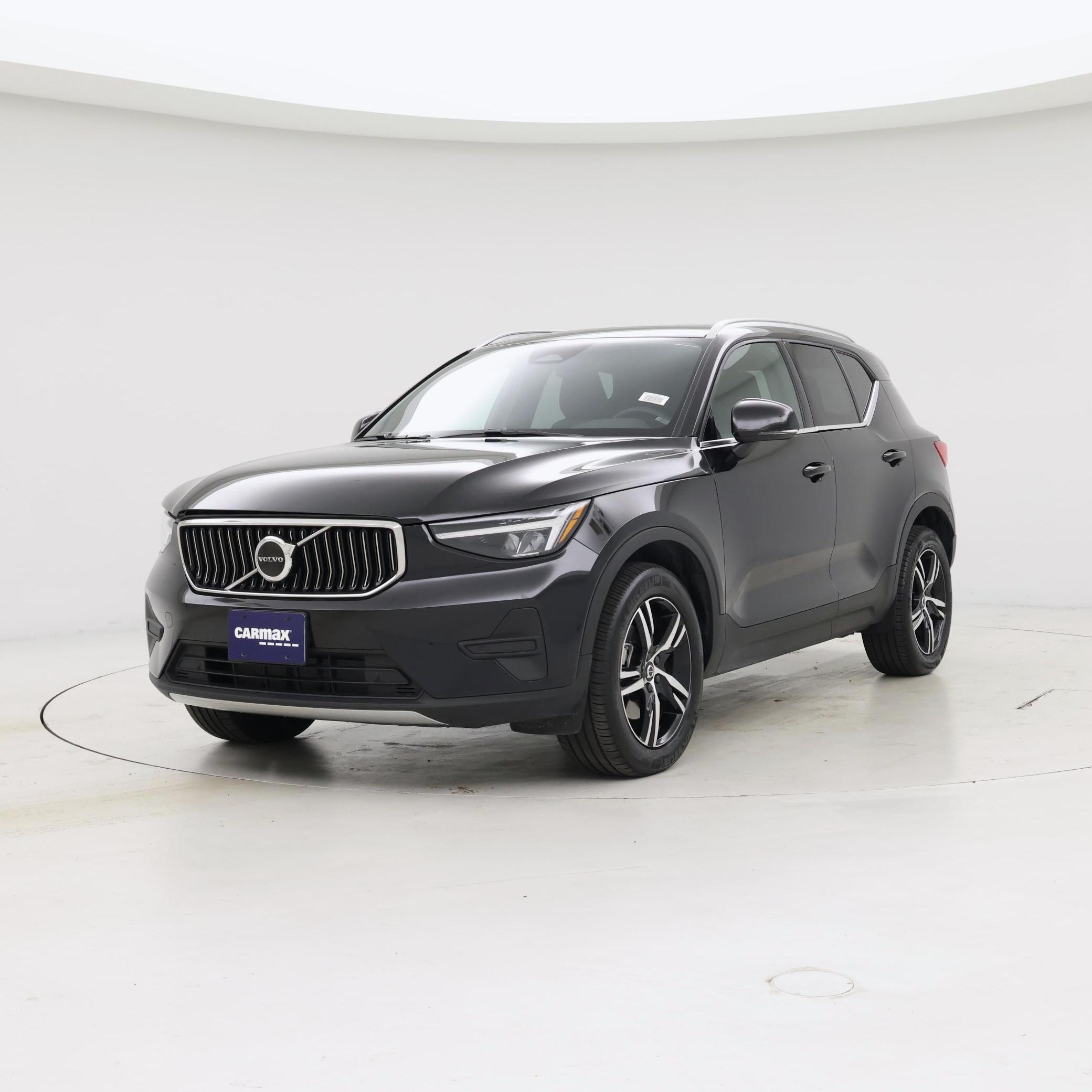Thumbnail: 2025 Volvo XC40 - 4