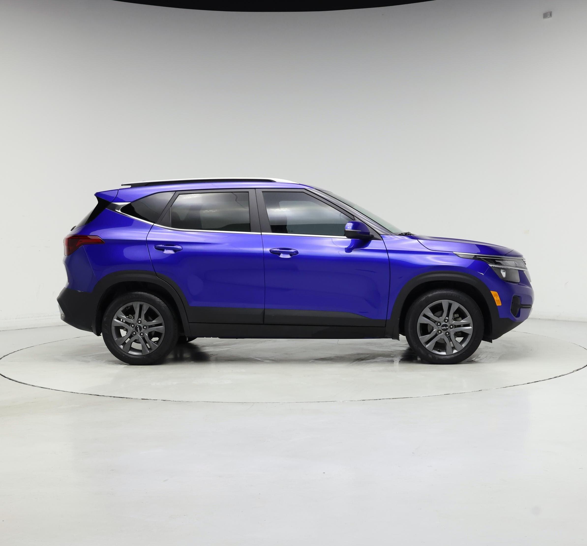 Thumbnail: 2023 Kia Seltos - 7