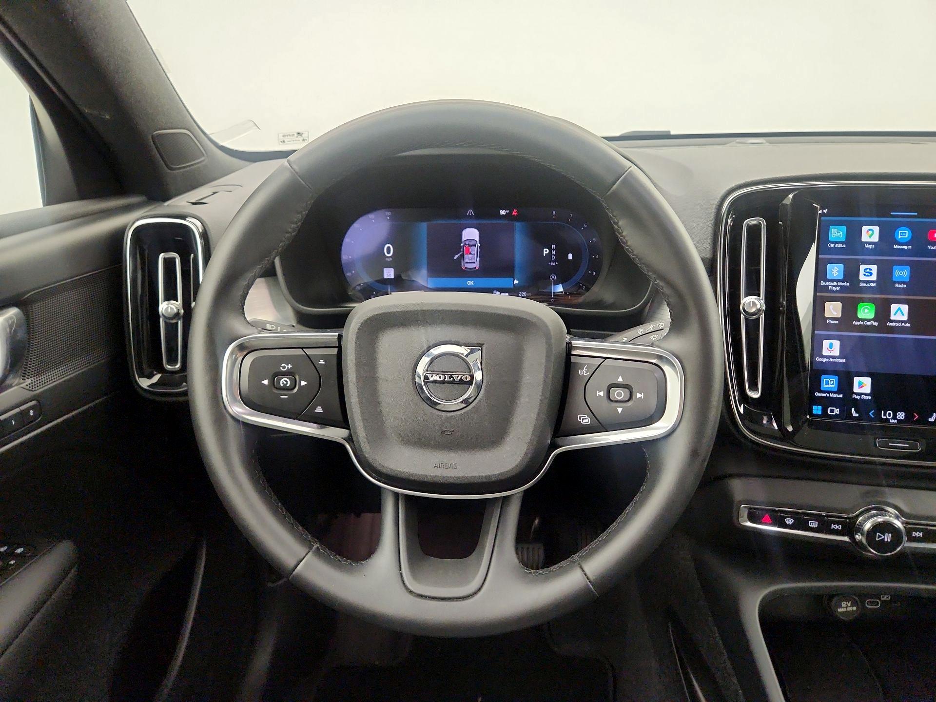 Thumbnail: 2025 Volvo XC40 - 10