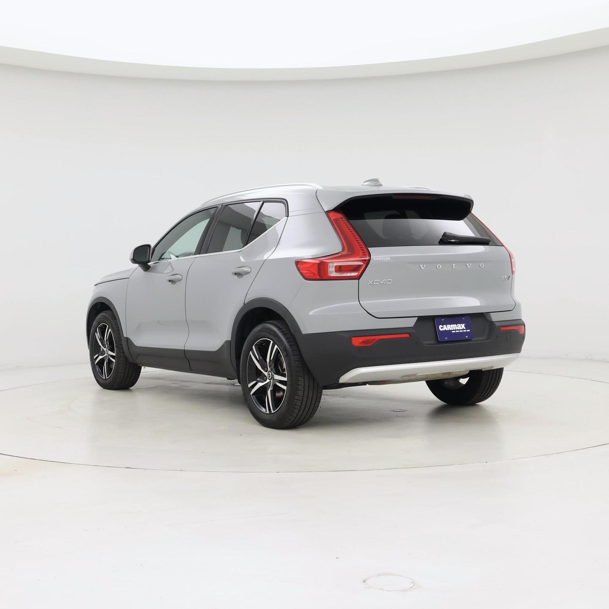 Thumbnail: 2025 Volvo XC40 - 2