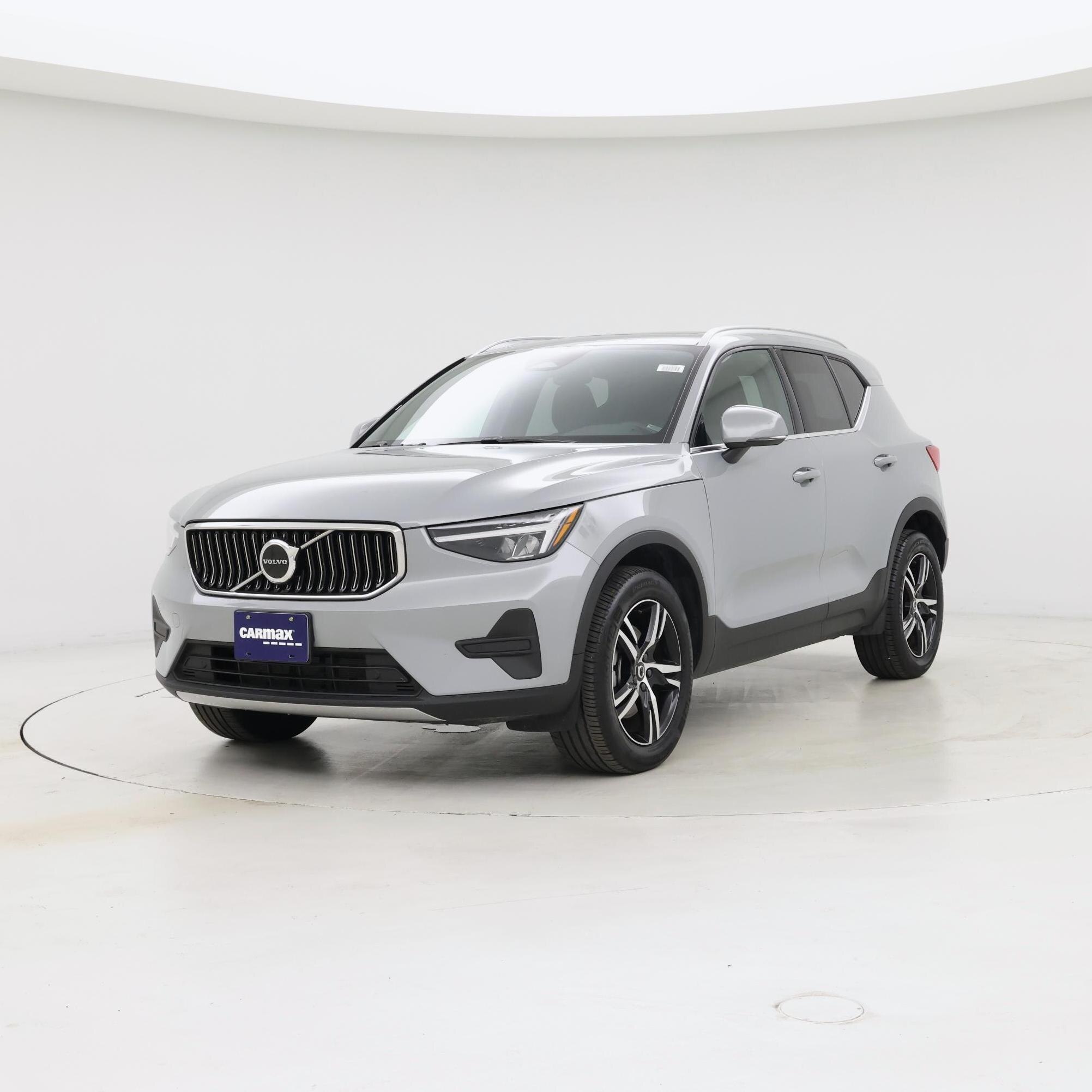 Thumbnail: 2025 Volvo XC40 - 4