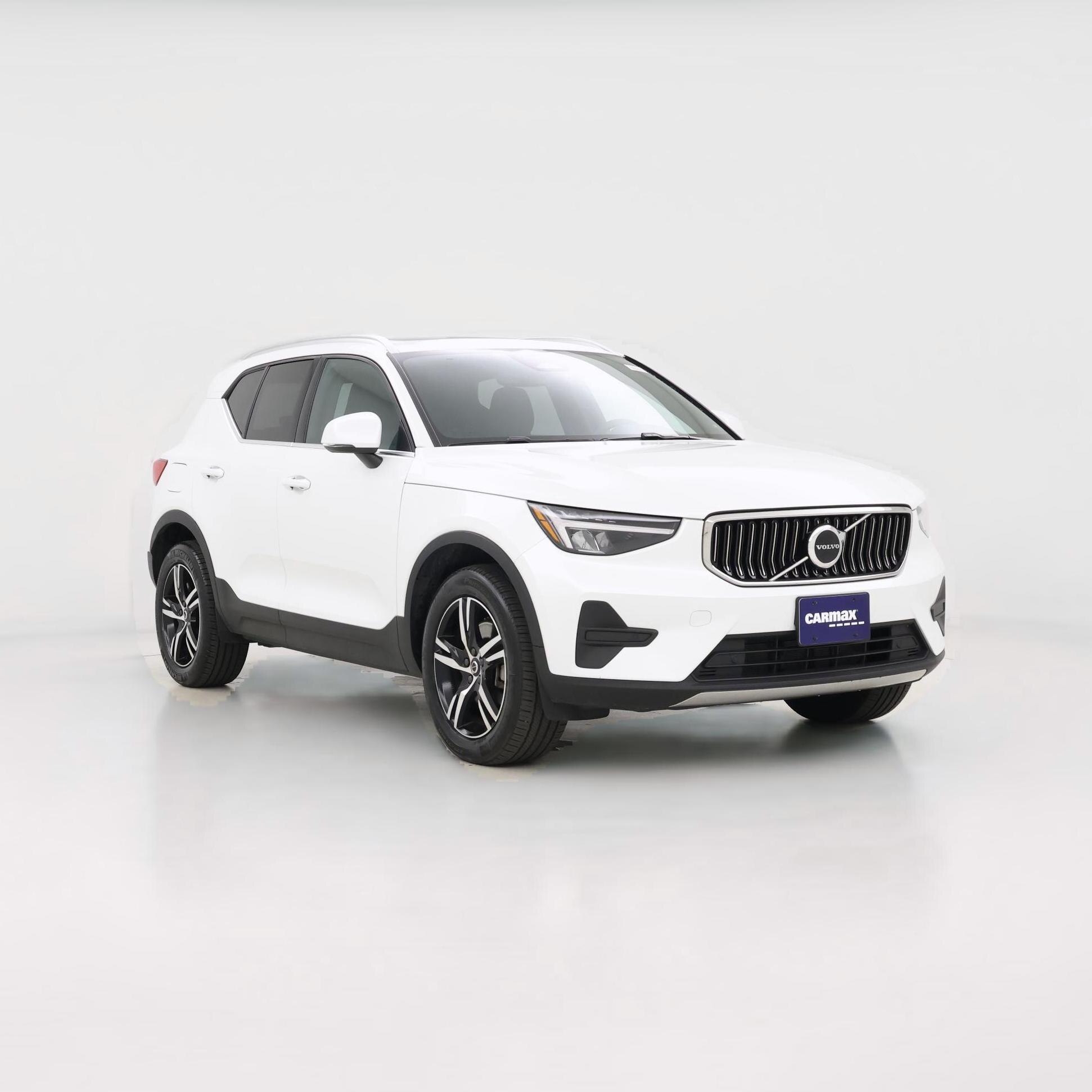 Thumbnail: 2025 Volvo XC40 - 1