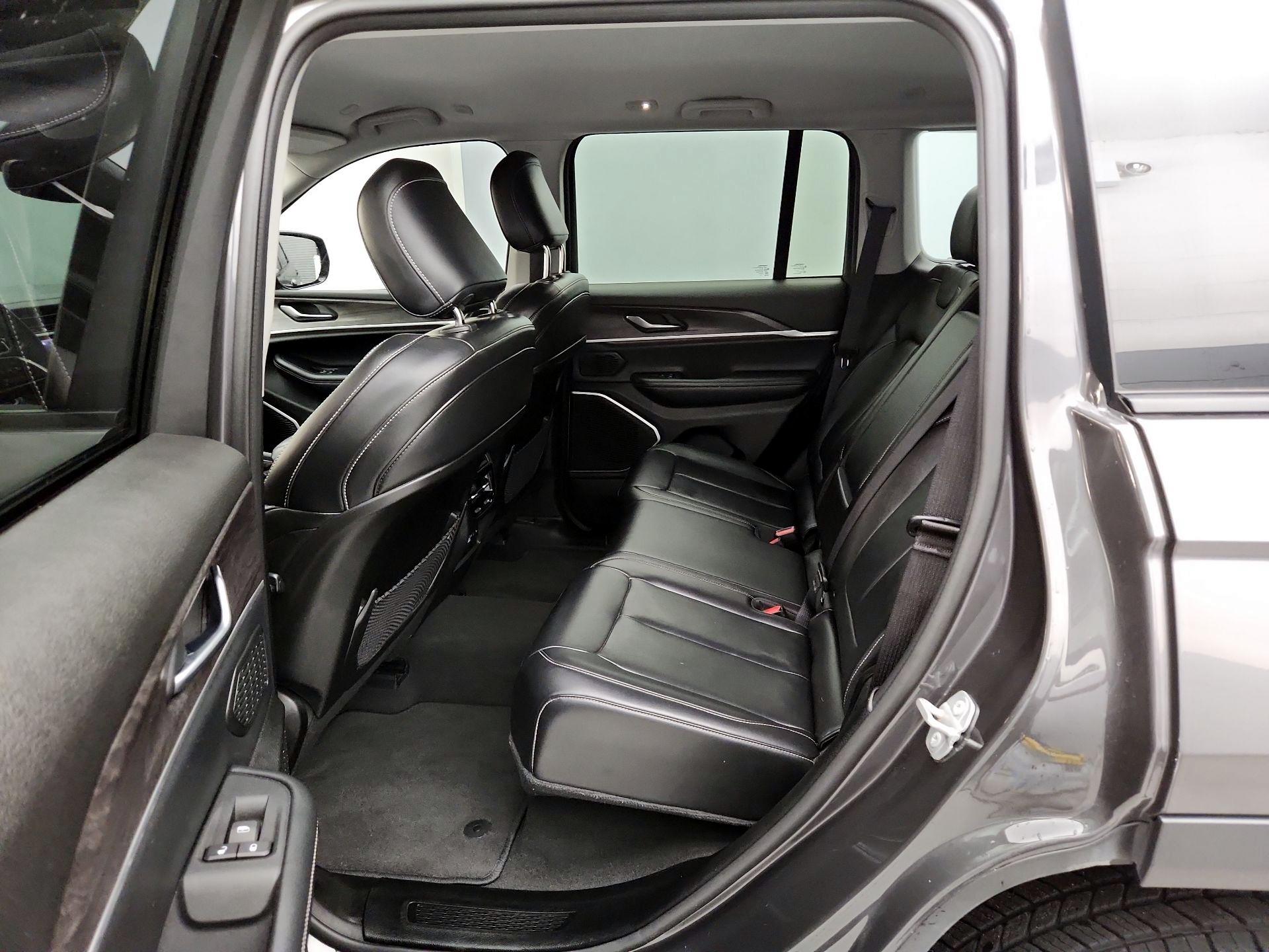 Thumbnail: 2022 Jeep Grand Cherokee - 20