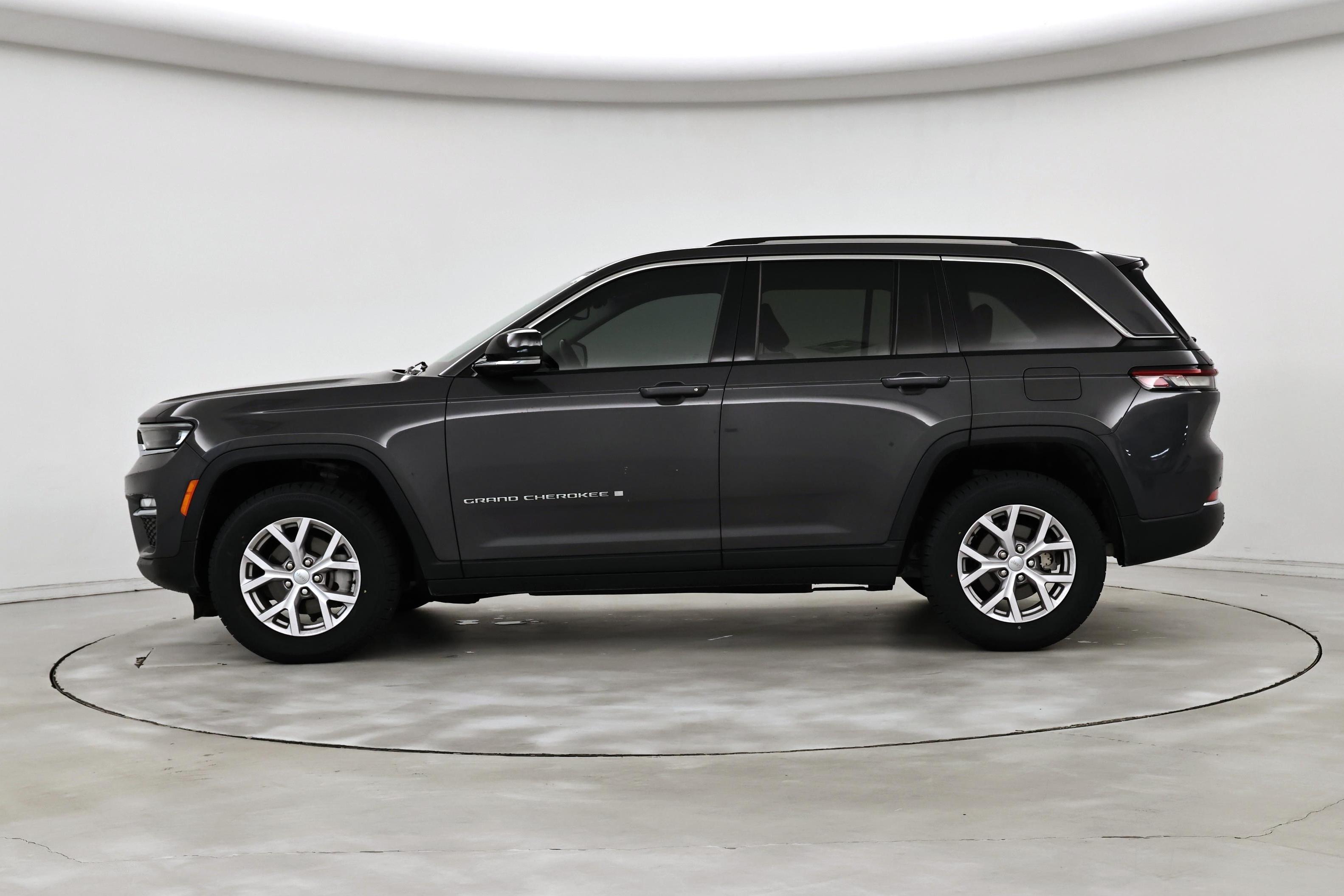 Thumbnail: 2022 Jeep Grand Cherokee - 3