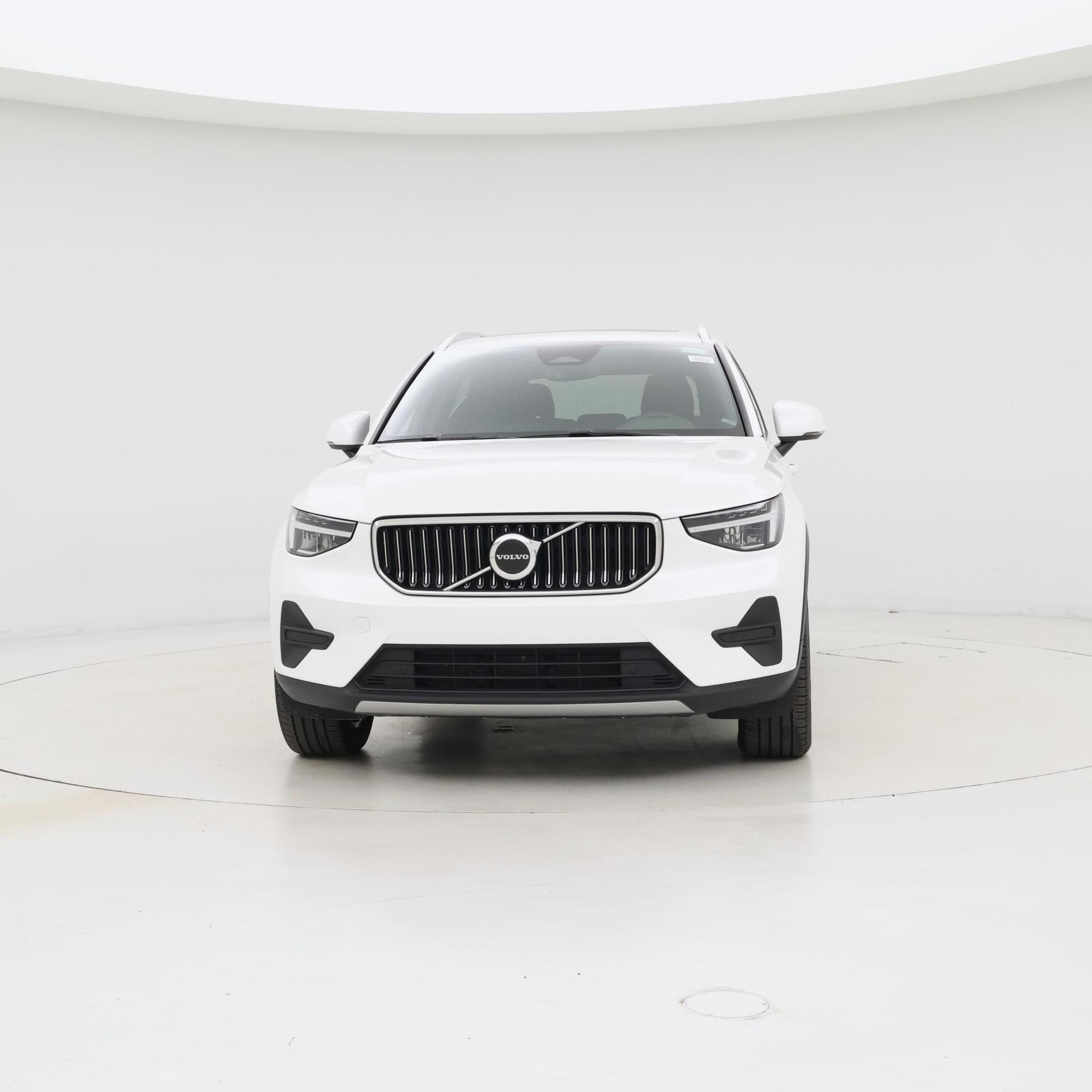 Thumbnail: 2025 Volvo XC40 - 5