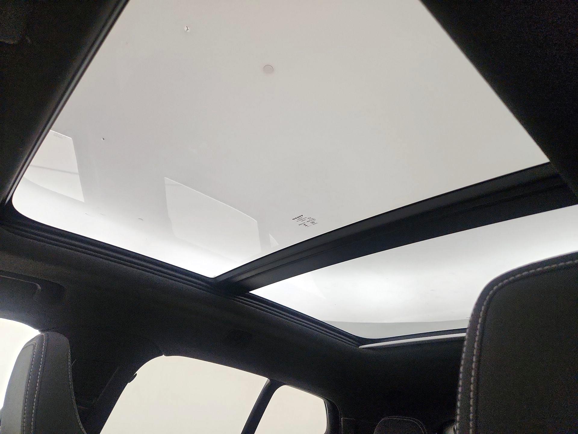 Thumbnail: 2025 Volvo XC40 - 19