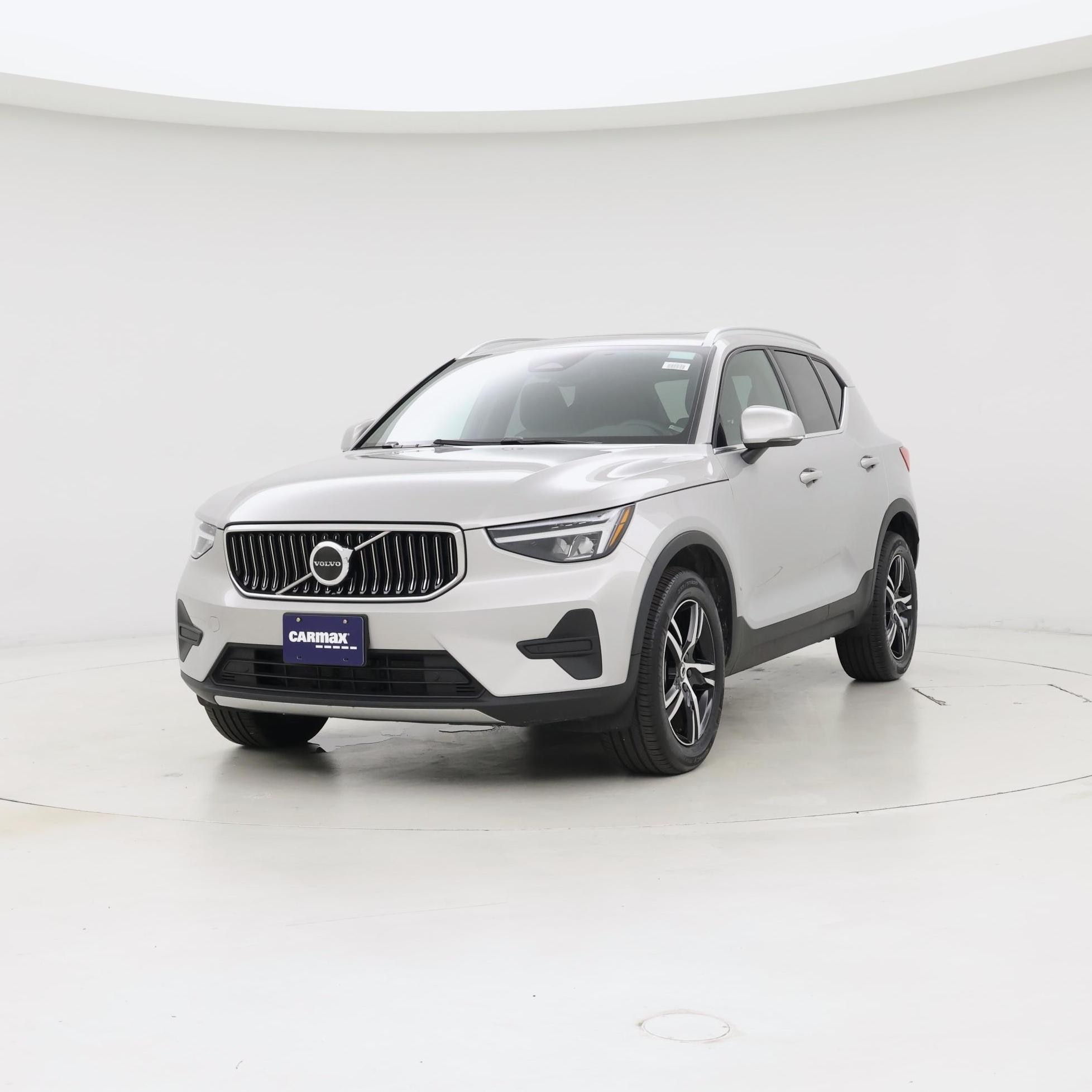 Thumbnail: 2025 Volvo XC40 - 4