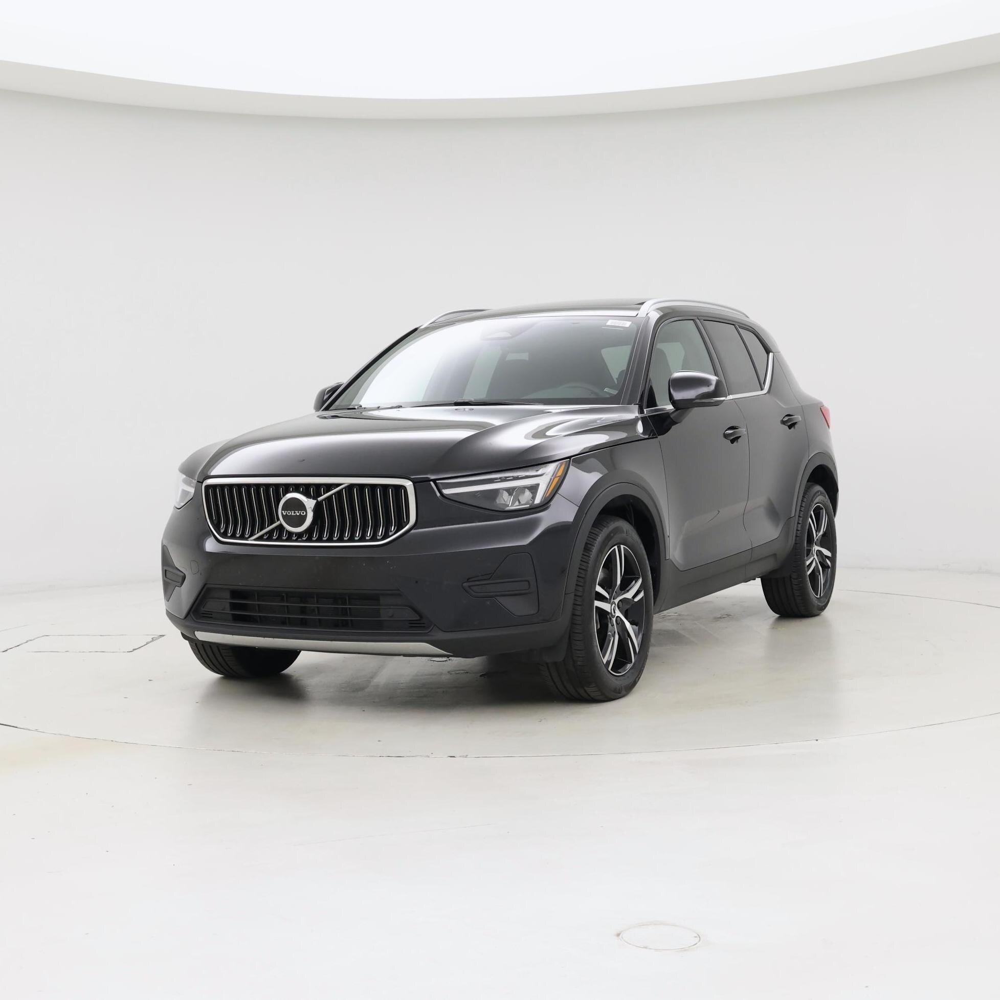Thumbnail: 2025 Volvo XC40 - 4