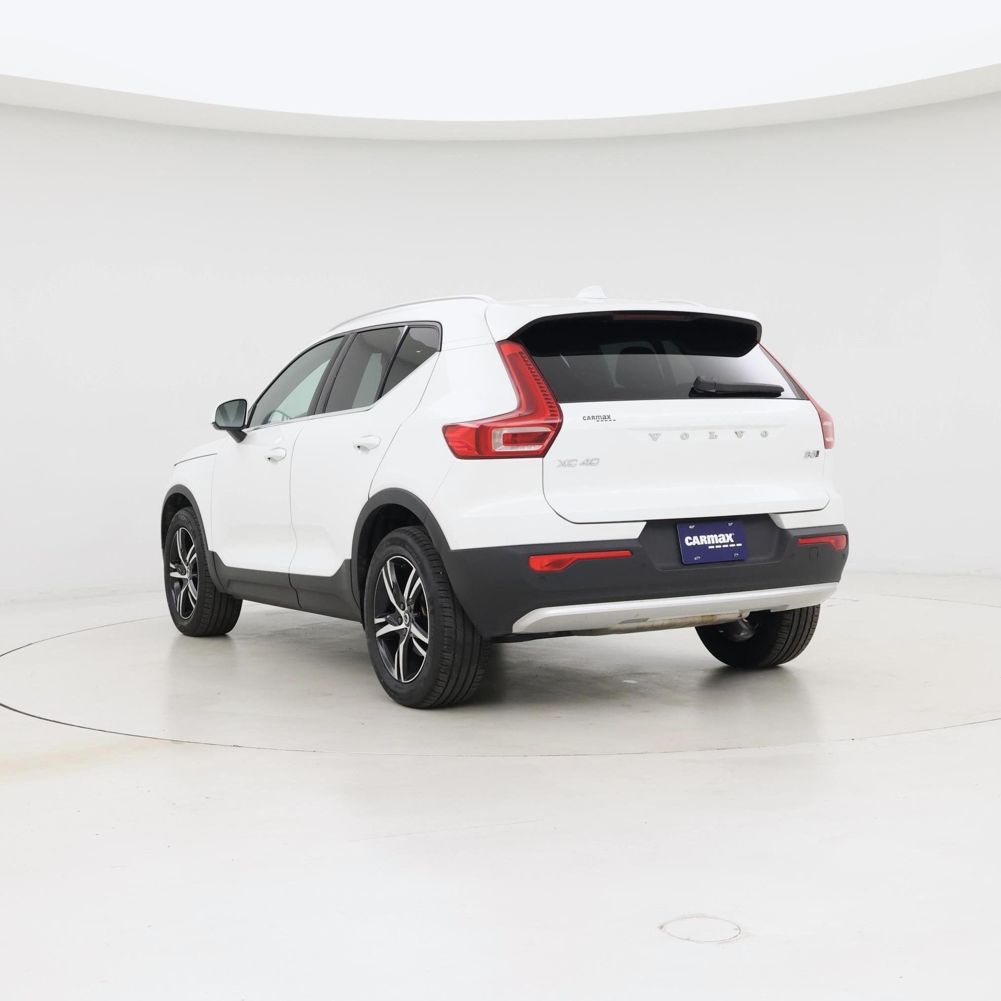 Thumbnail: 2025 Volvo XC40 - 2