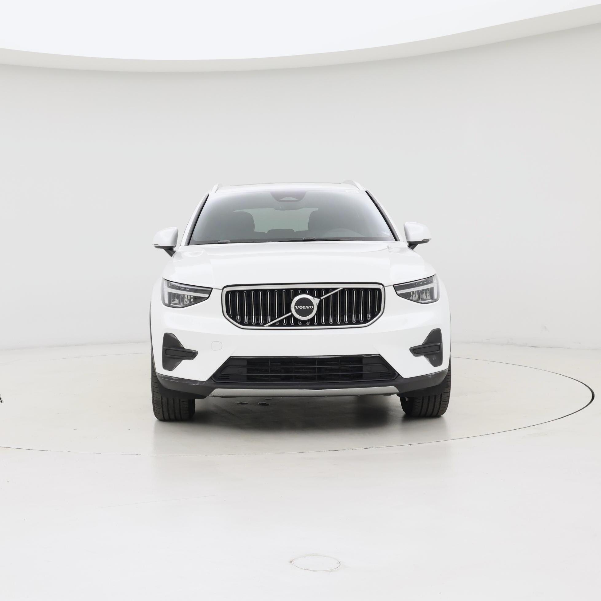 Thumbnail: 2025 Volvo XC40 - 5
