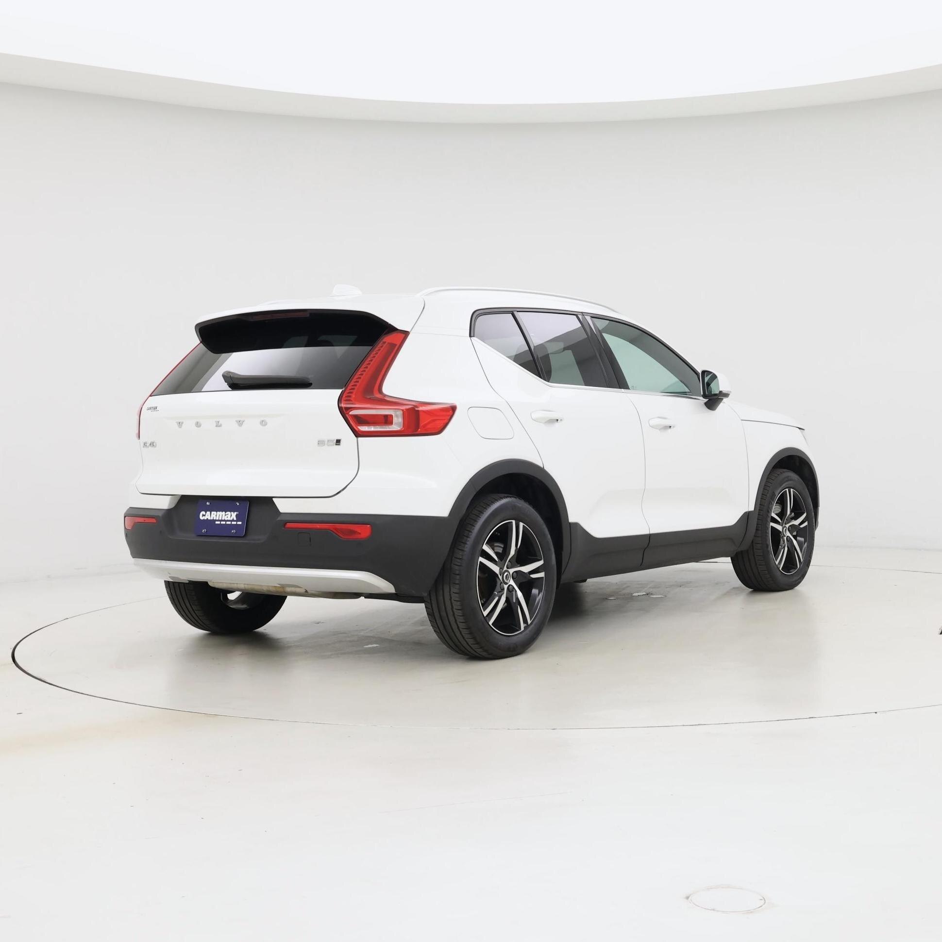 Thumbnail: 2025 Volvo XC40 - 8