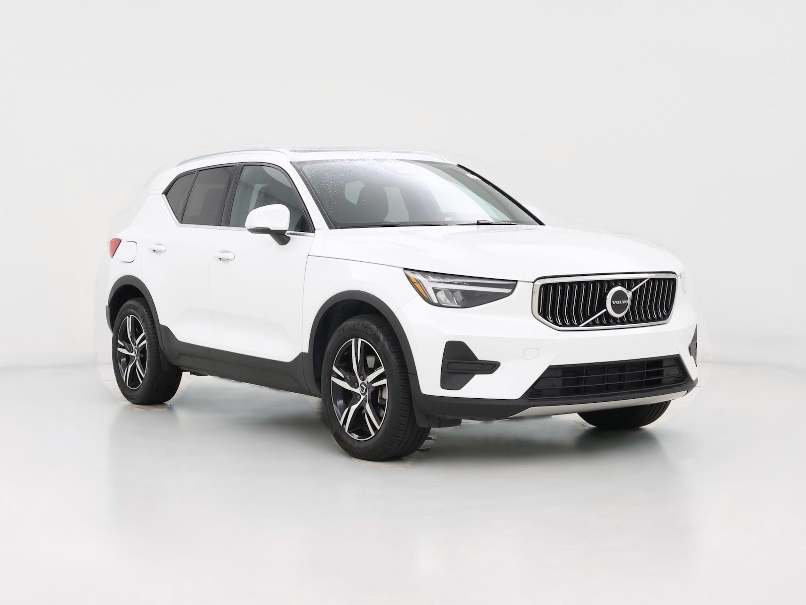 2025 Volvo XC40