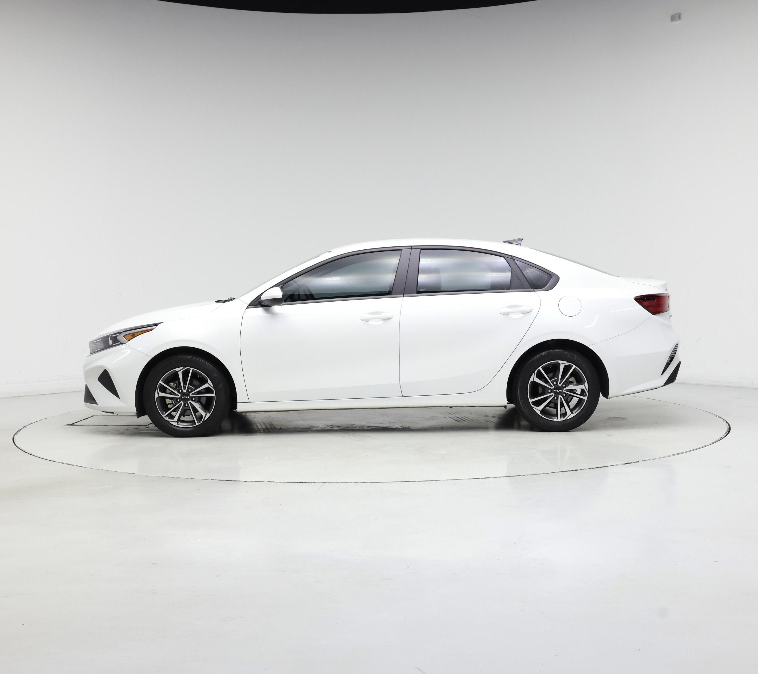 Thumbnail: 2023 Kia Forte - 3