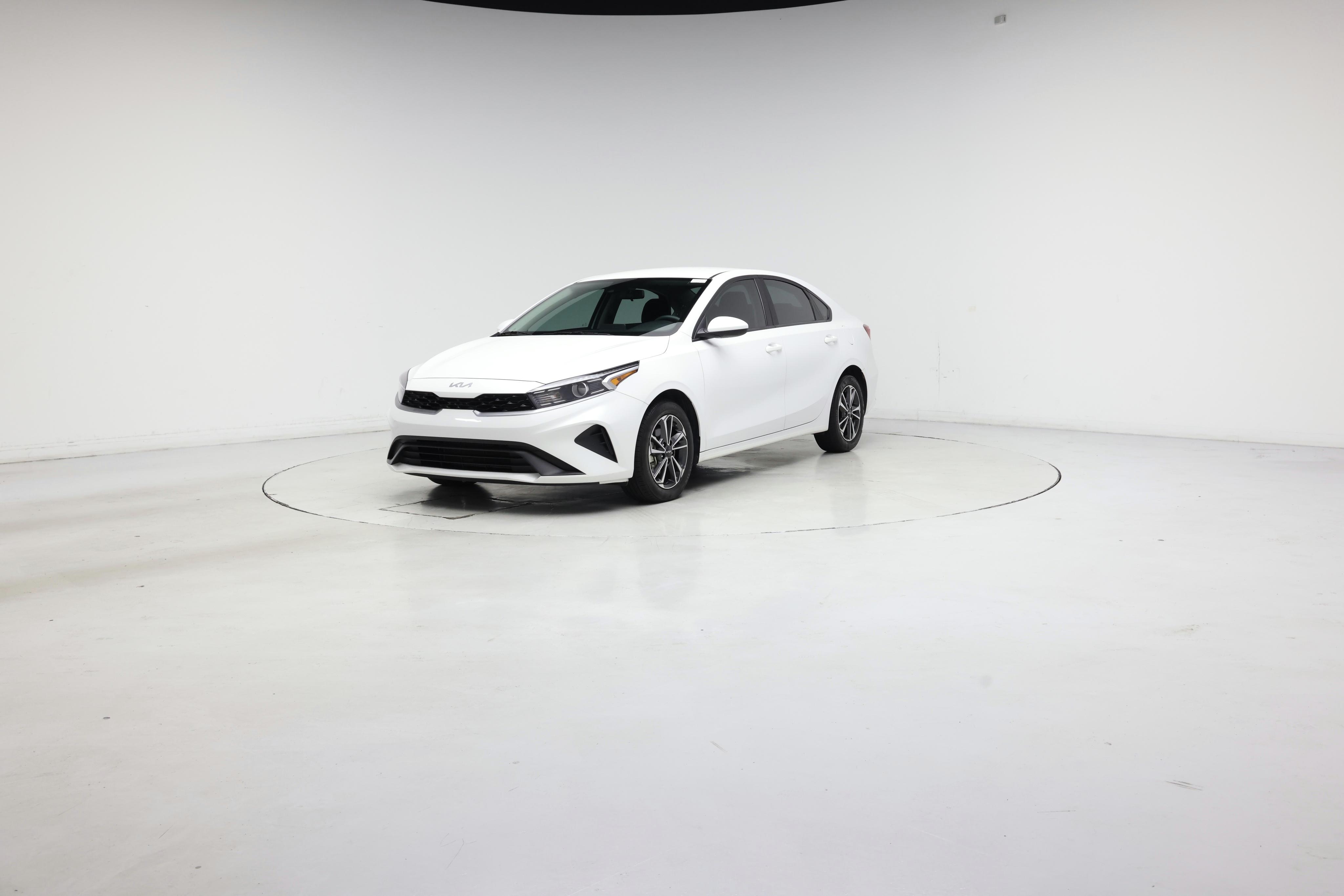 Thumbnail: 2023 Kia Forte - 4