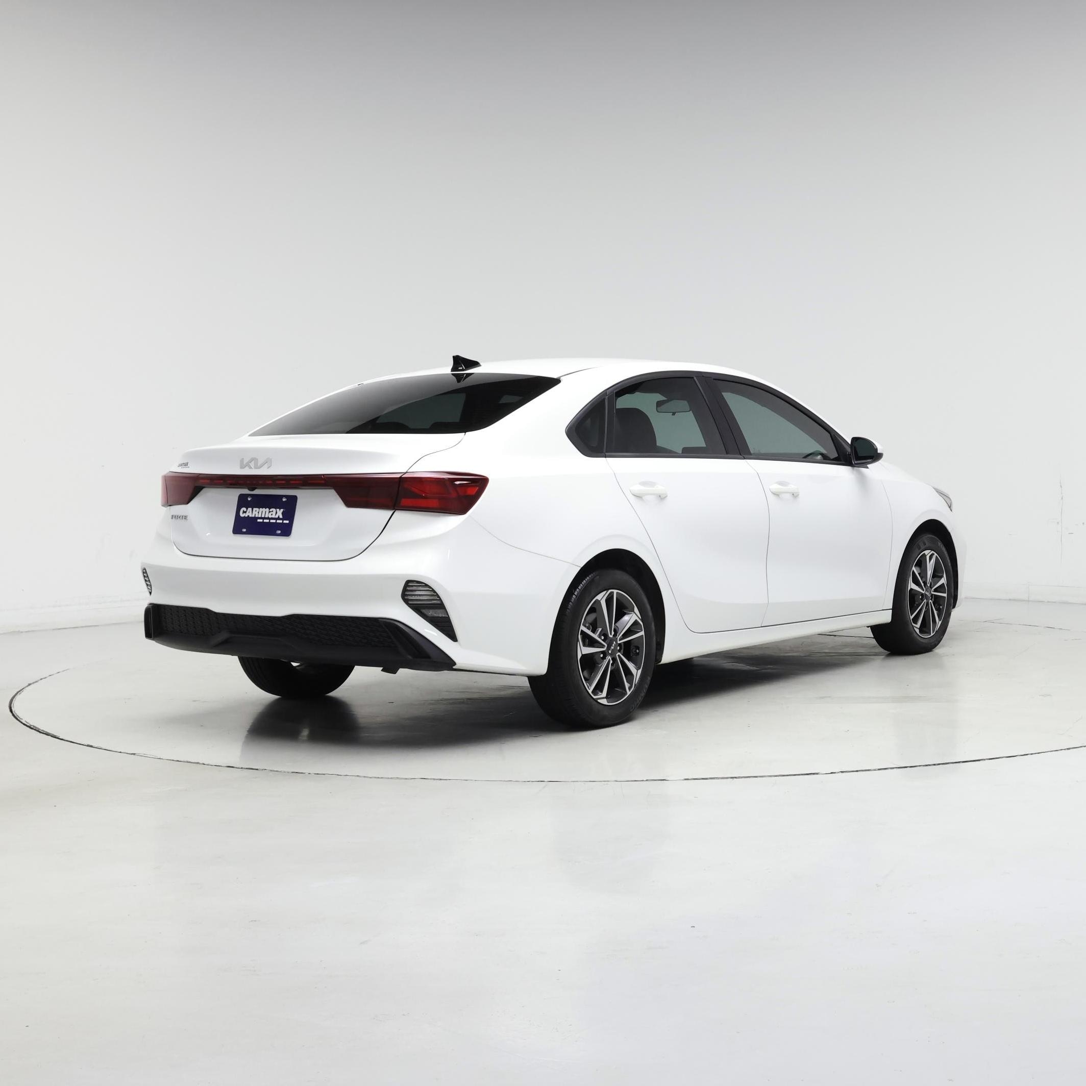 Thumbnail: 2023 Kia Forte - 8