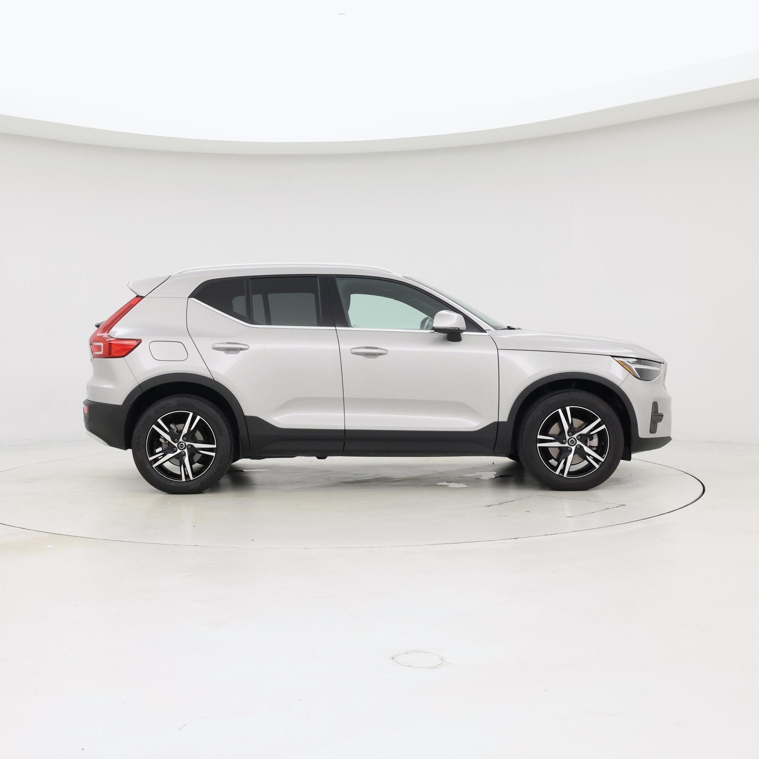 Thumbnail: 2025 Volvo XC40 - 7