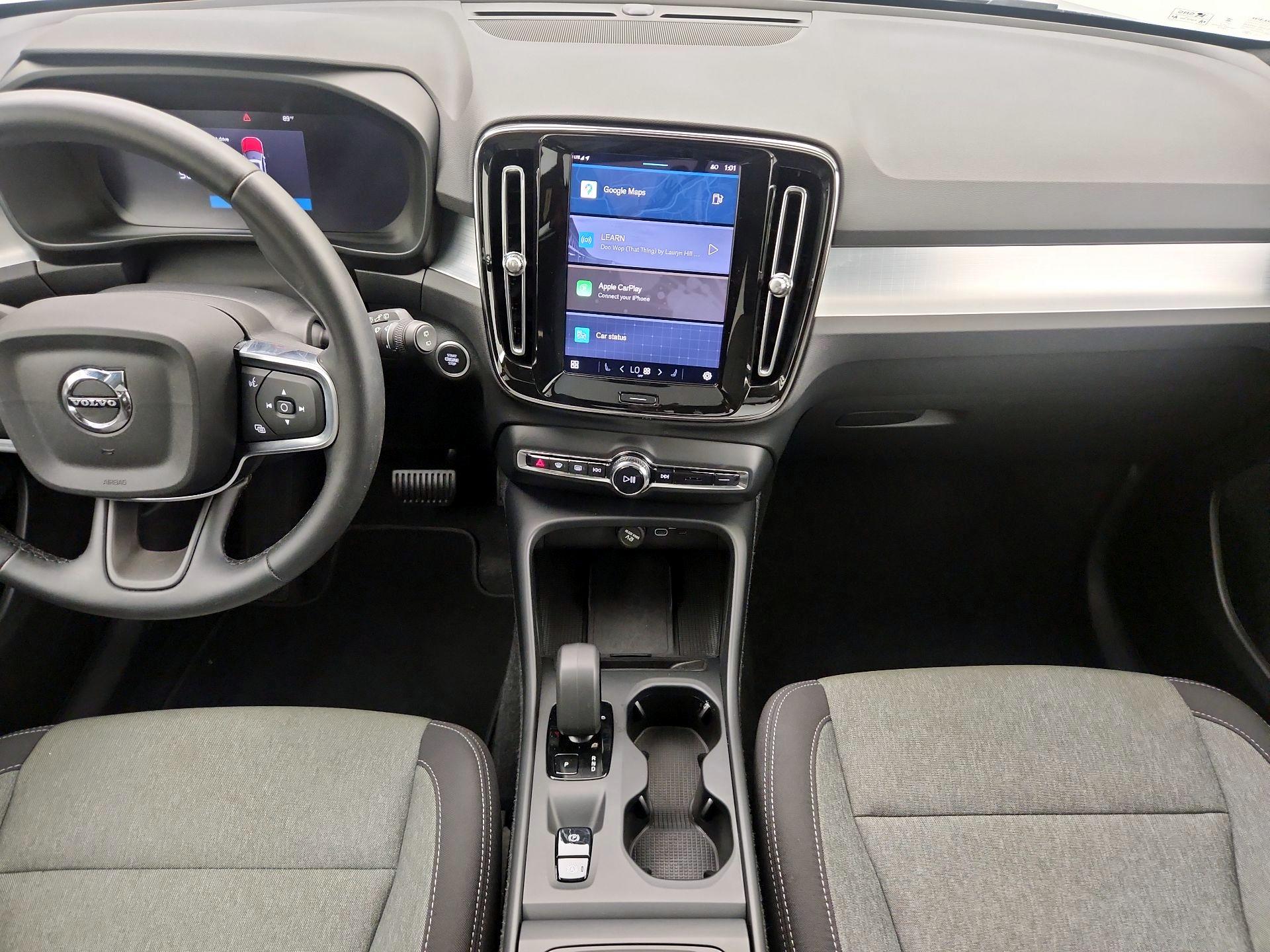Thumbnail: 2025 Volvo XC40 - 9
