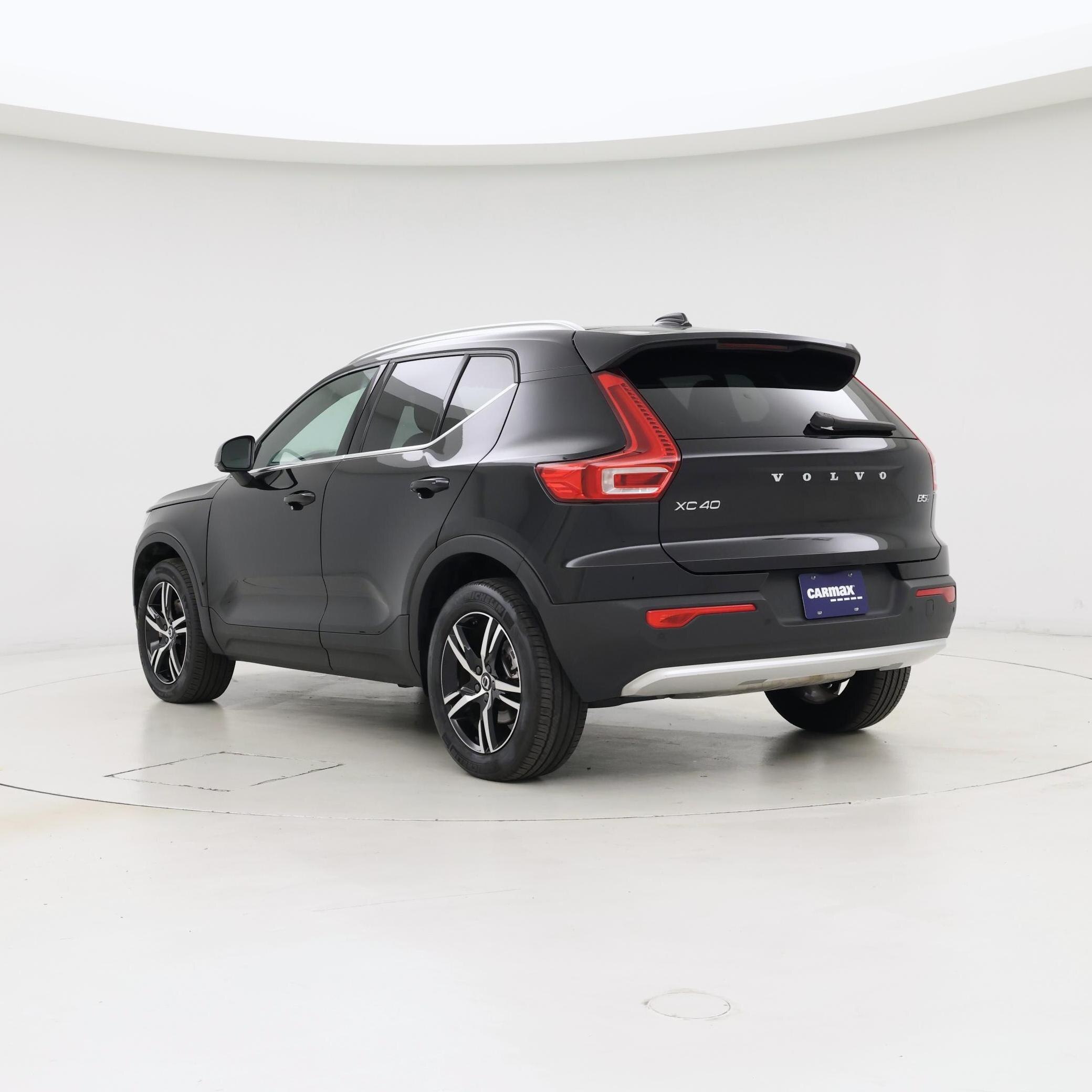 Thumbnail: 2025 Volvo XC40 - 2
