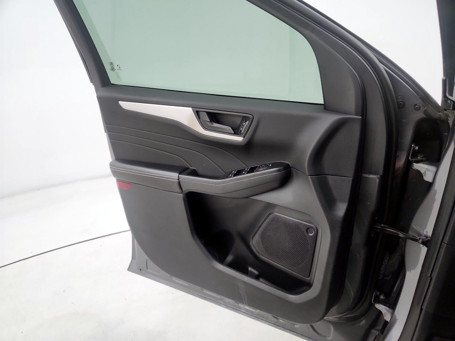 Thumbnail: 2022 Ford Escape - 12