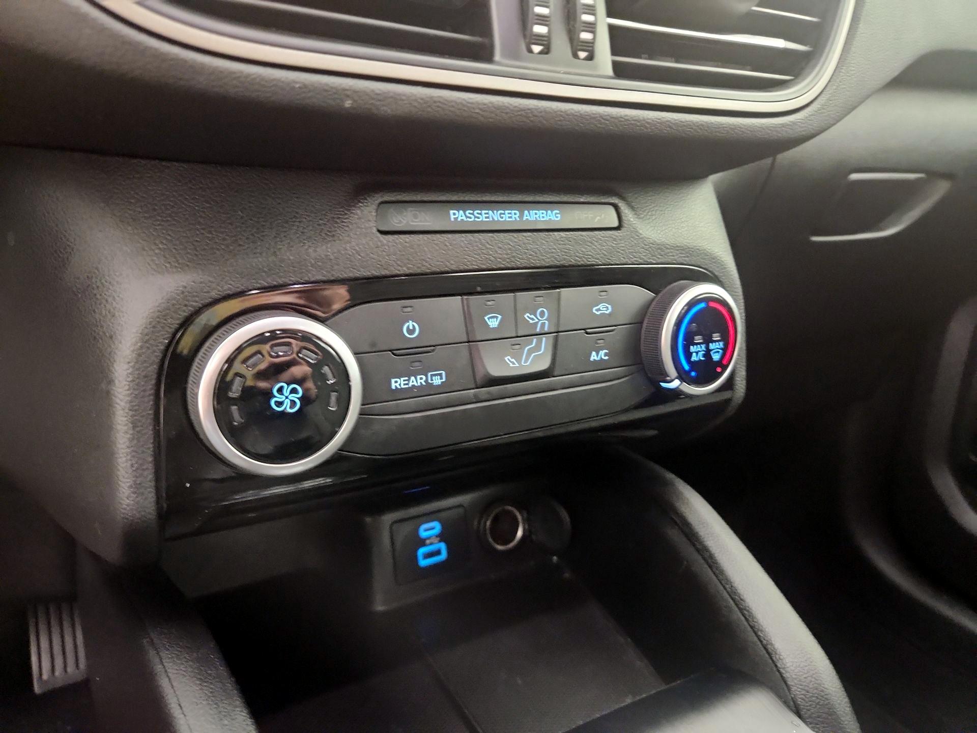 Thumbnail: 2022 Ford Escape - 16